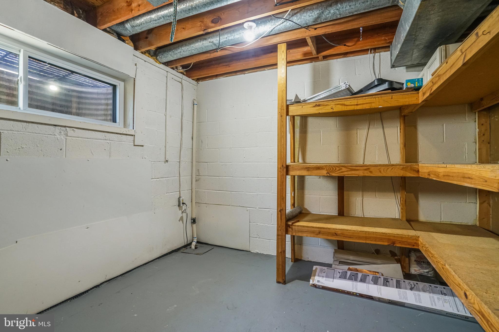 ROYAL COURT - Residential Lease