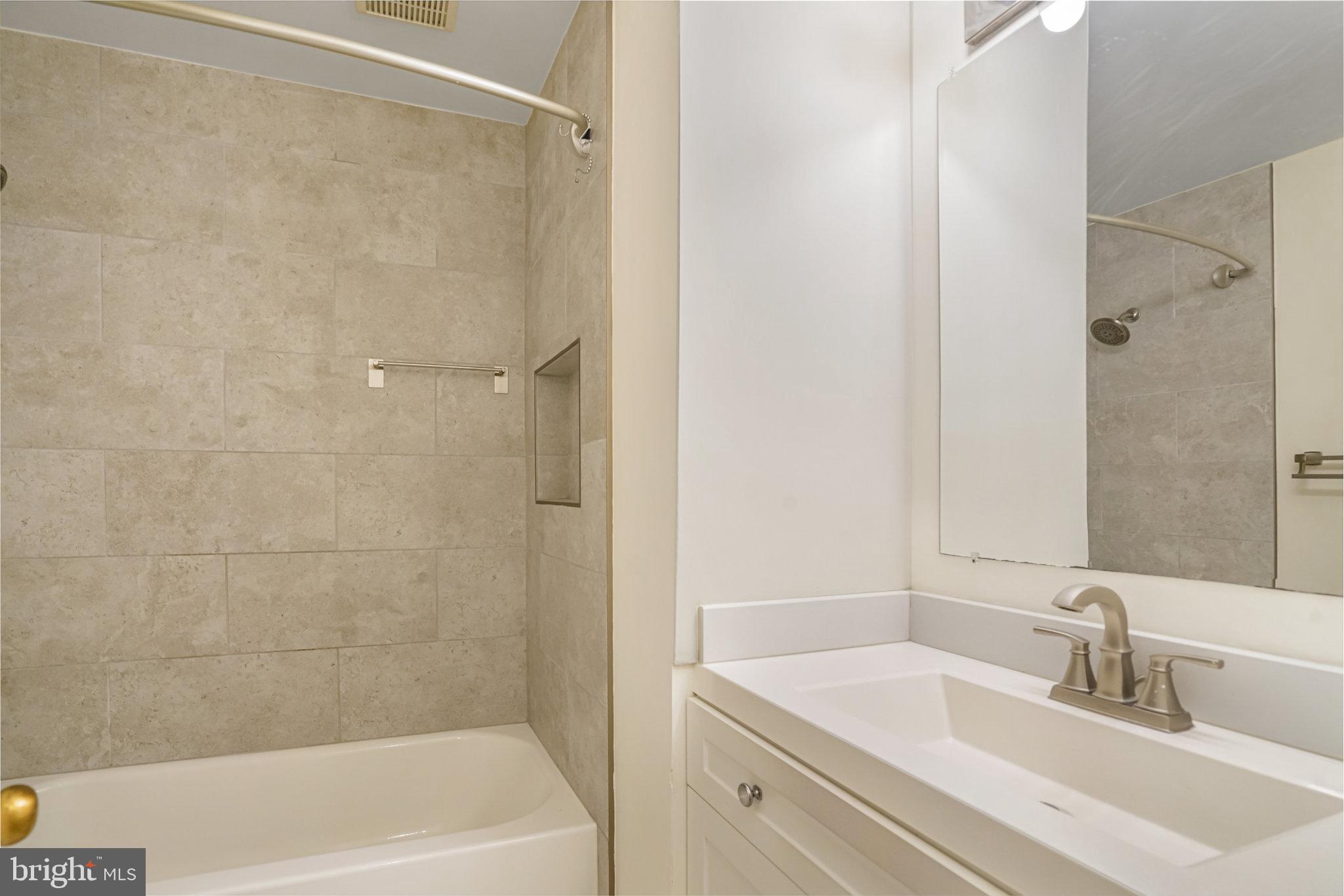 ROYAL COURT - Residential Lease