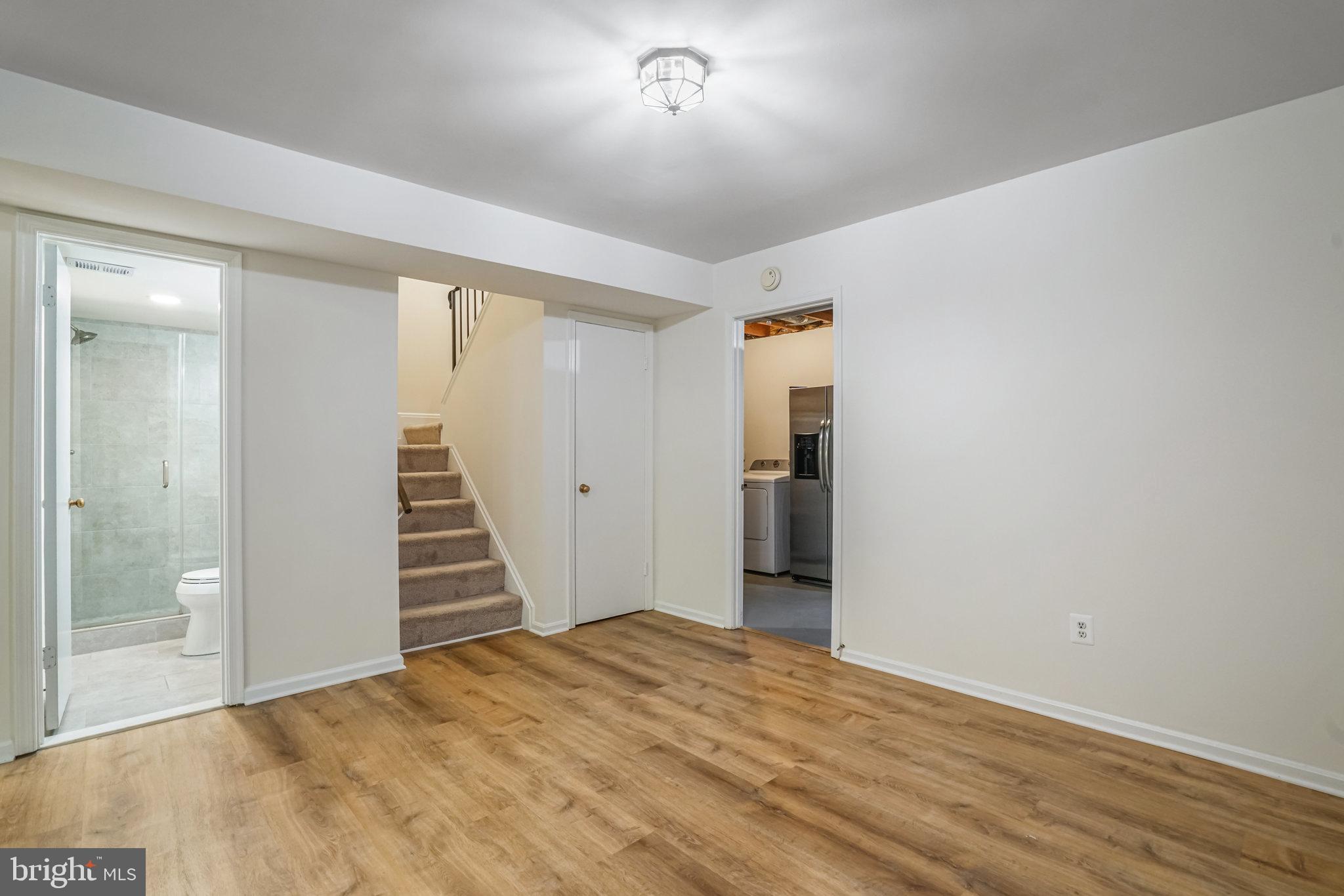 ROYAL COURT - Residential Lease