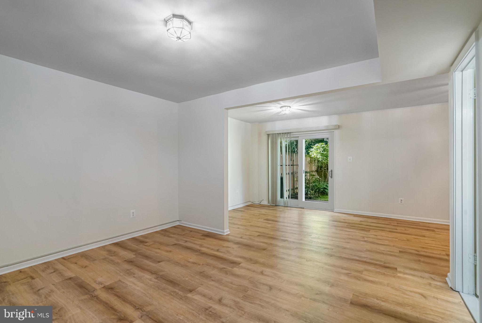 ROYAL COURT - Residential Lease