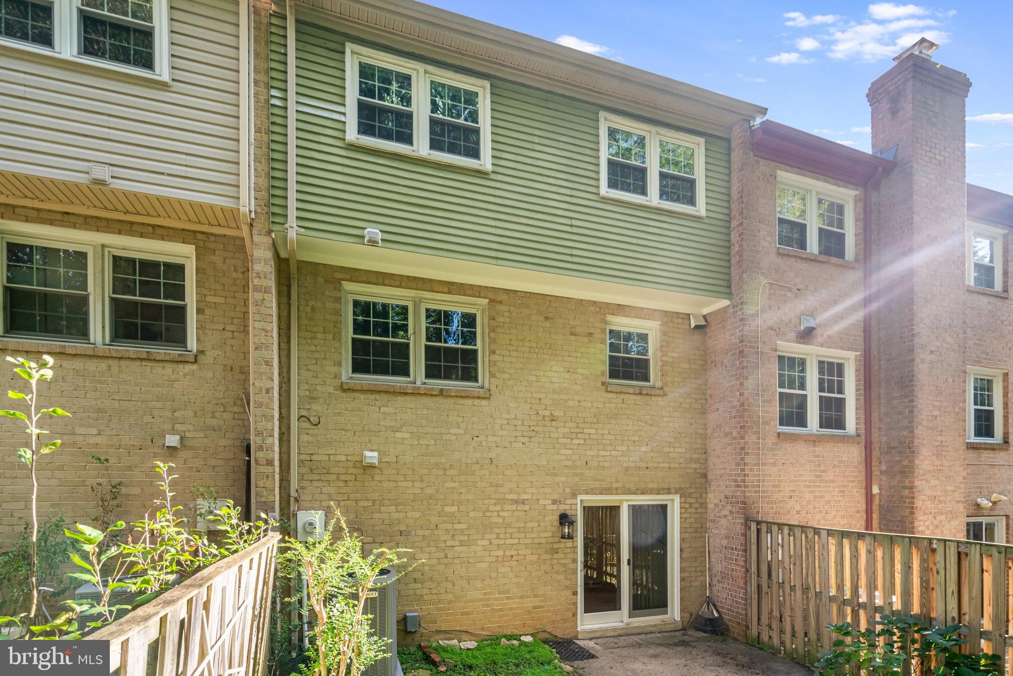 ROYAL COURT - Residential Lease