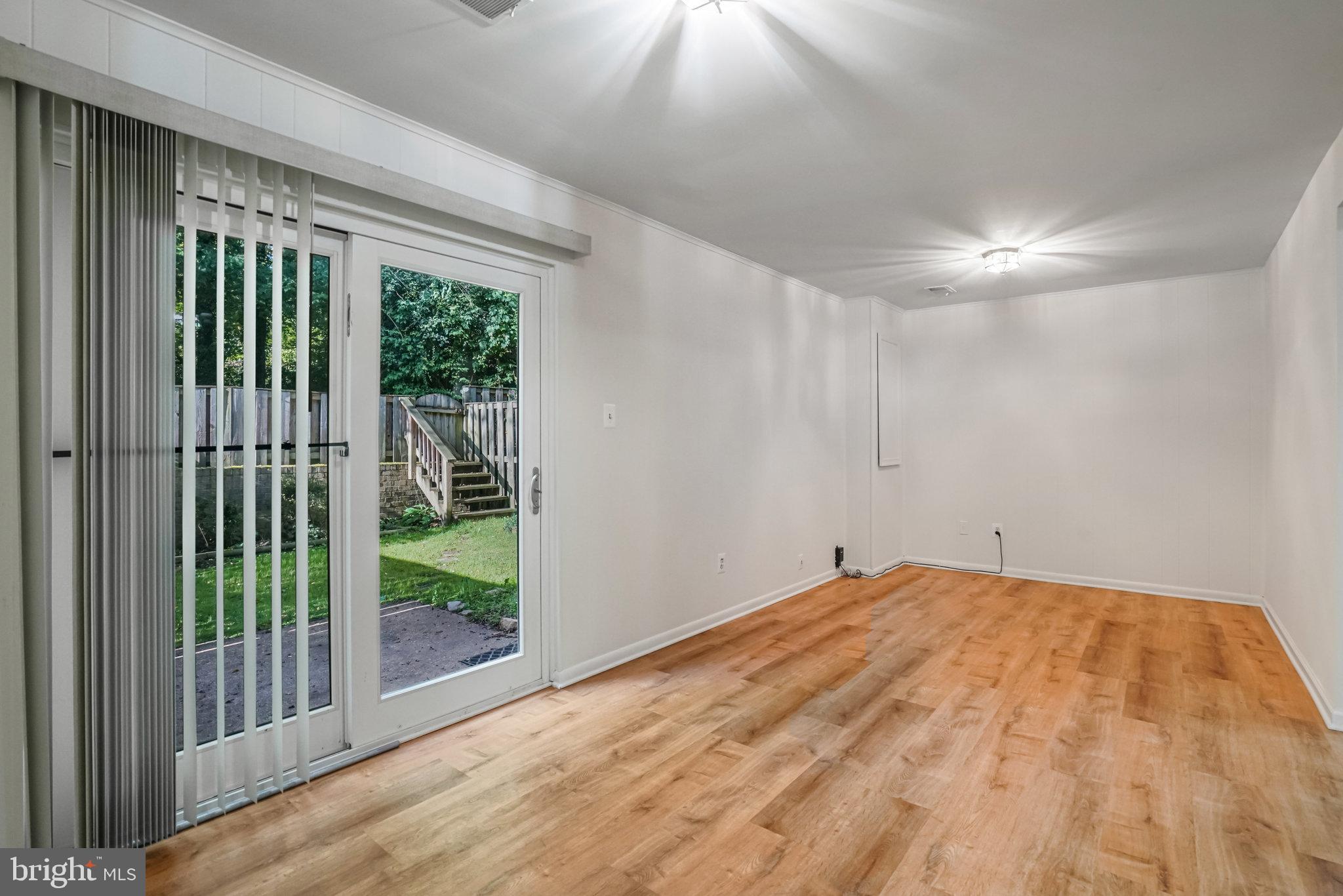 ROYAL COURT - Residential Lease