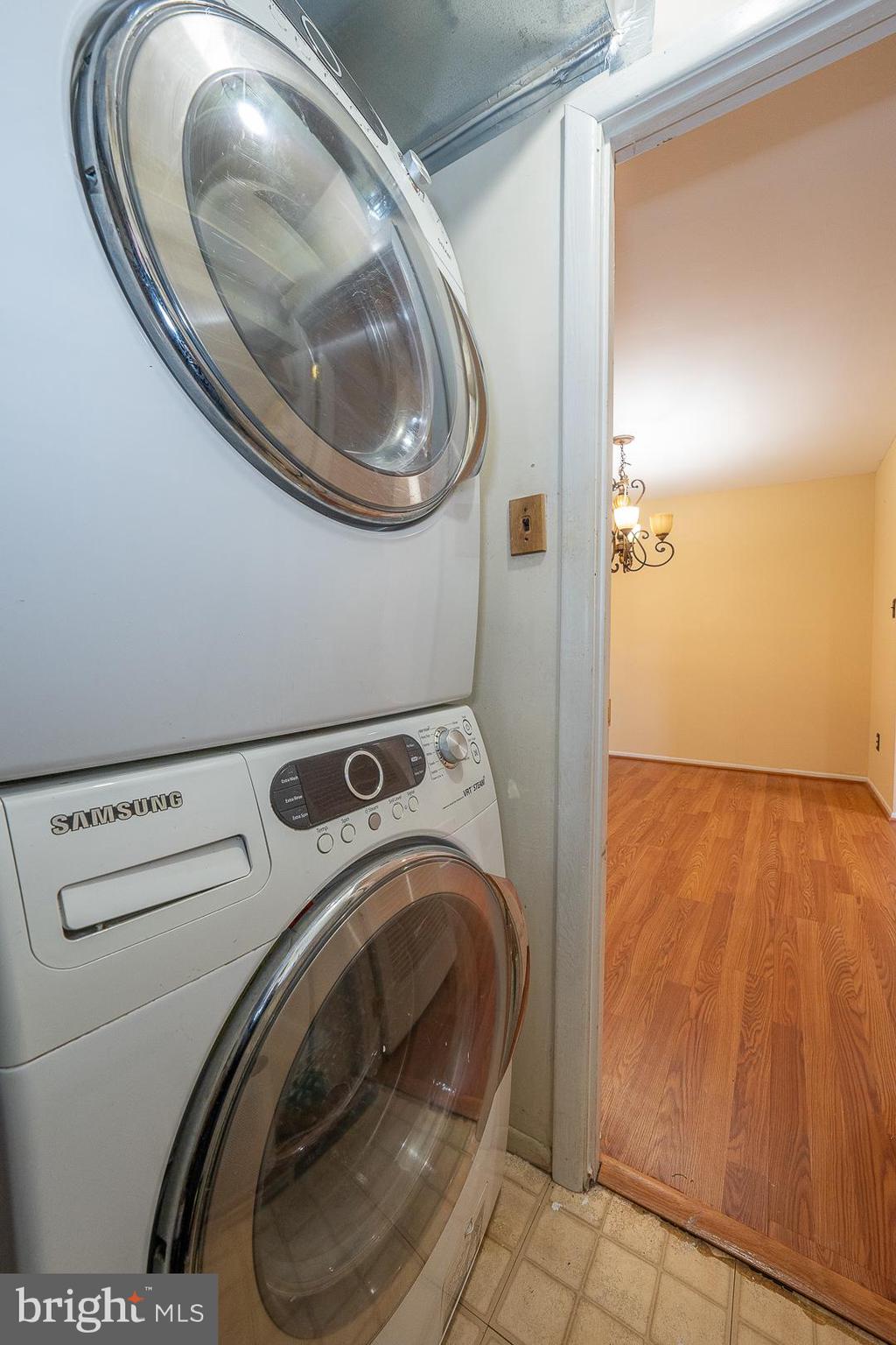 WOODSIDE VIL - Residential Lease