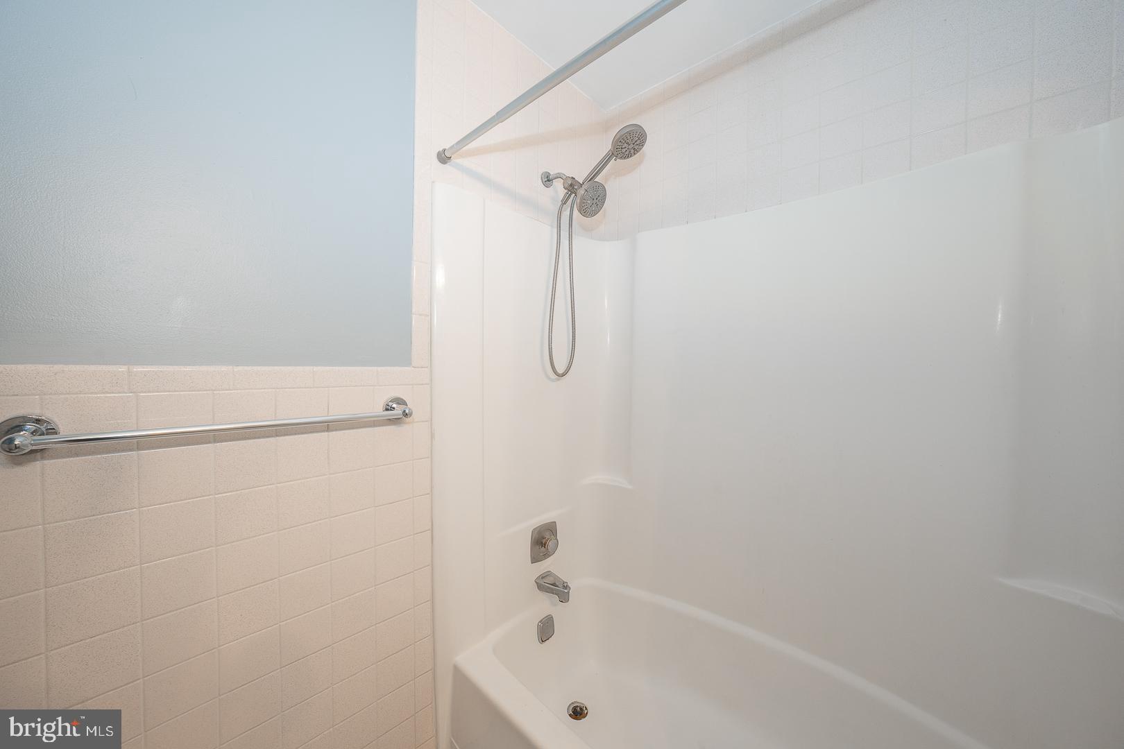 WOODSIDE VIL - Residential Lease