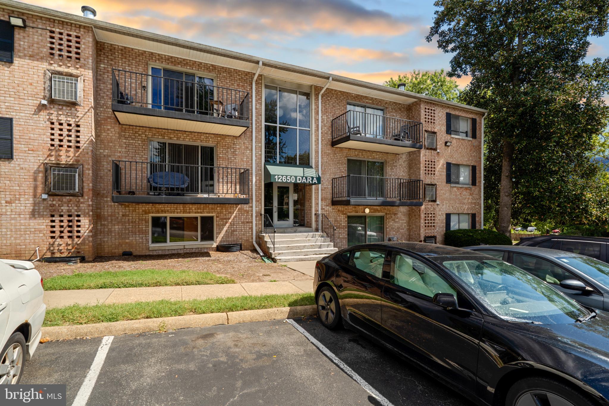 OCCOQUAN RIDGE CONDO - Residential