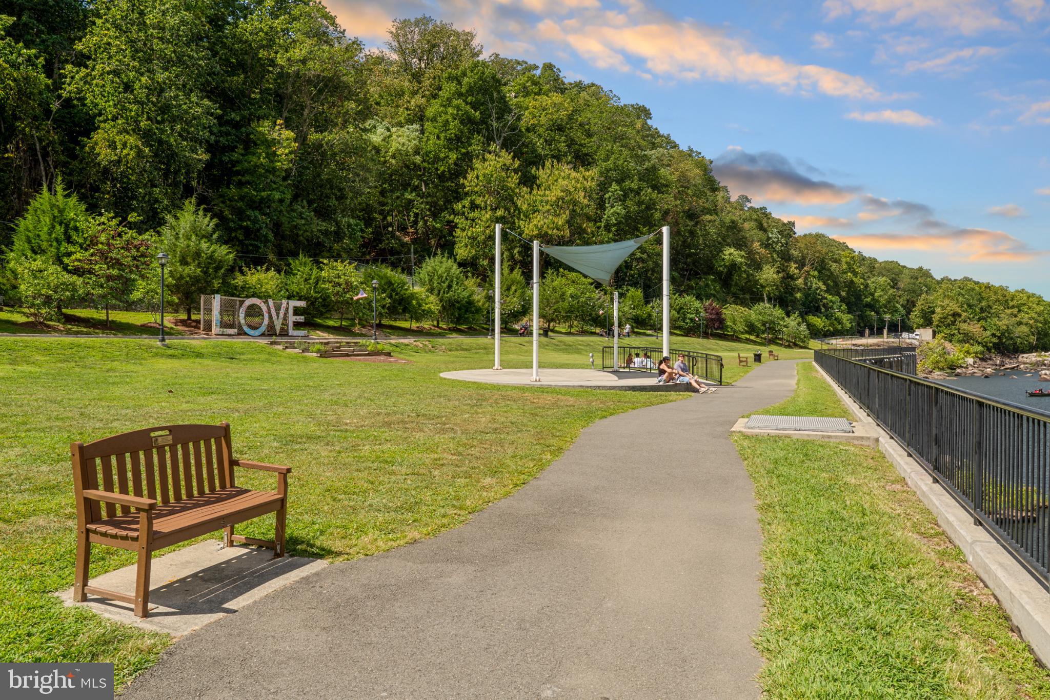 OCCOQUAN RIDGE CONDO - Residential