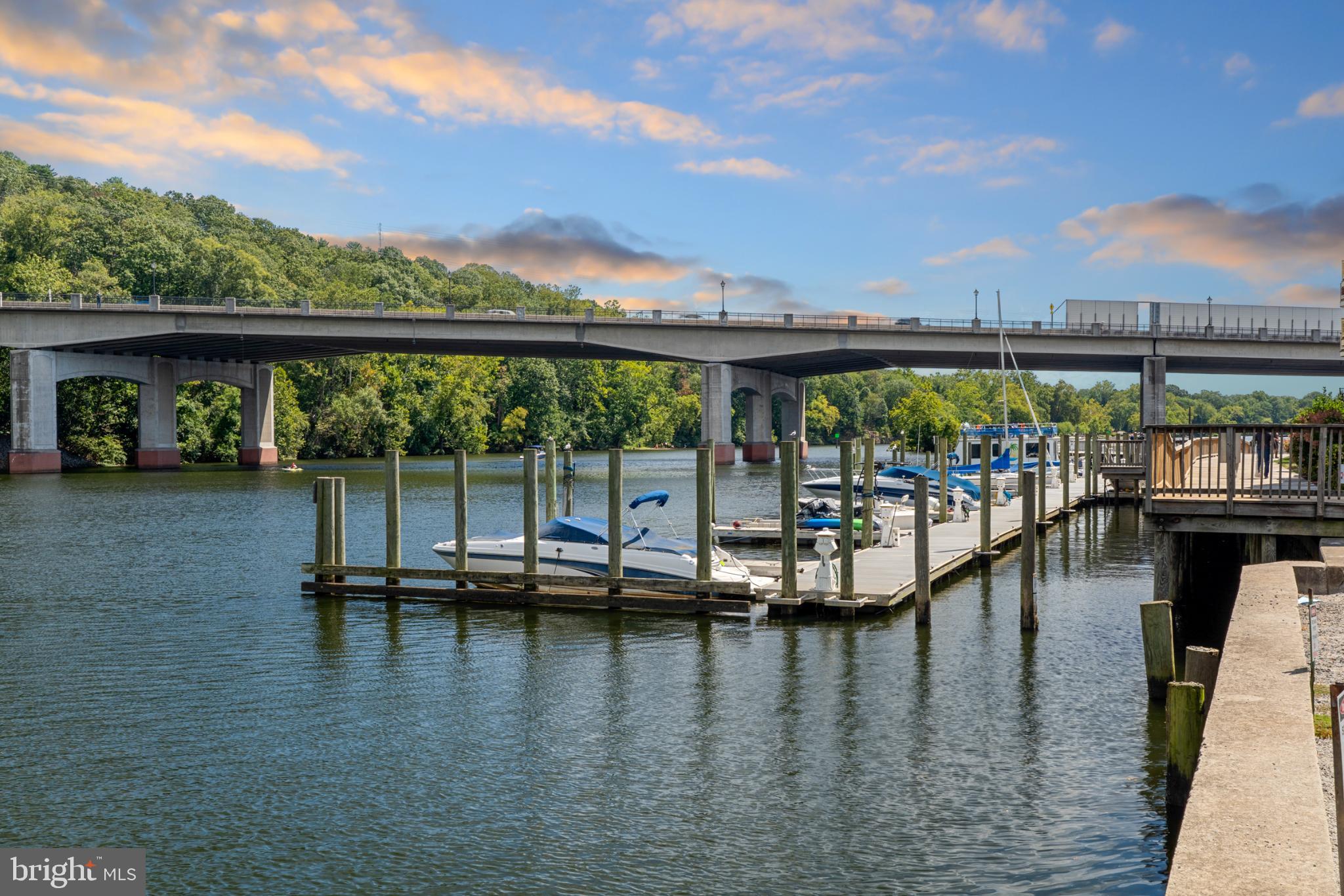 OCCOQUAN RIDGE CONDO - Residential