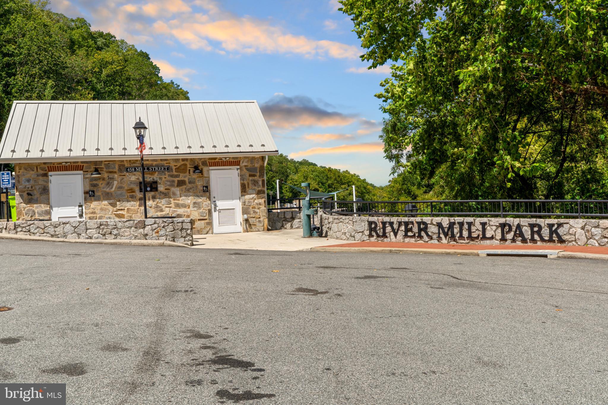 OCCOQUAN RIDGE CONDO - Residential