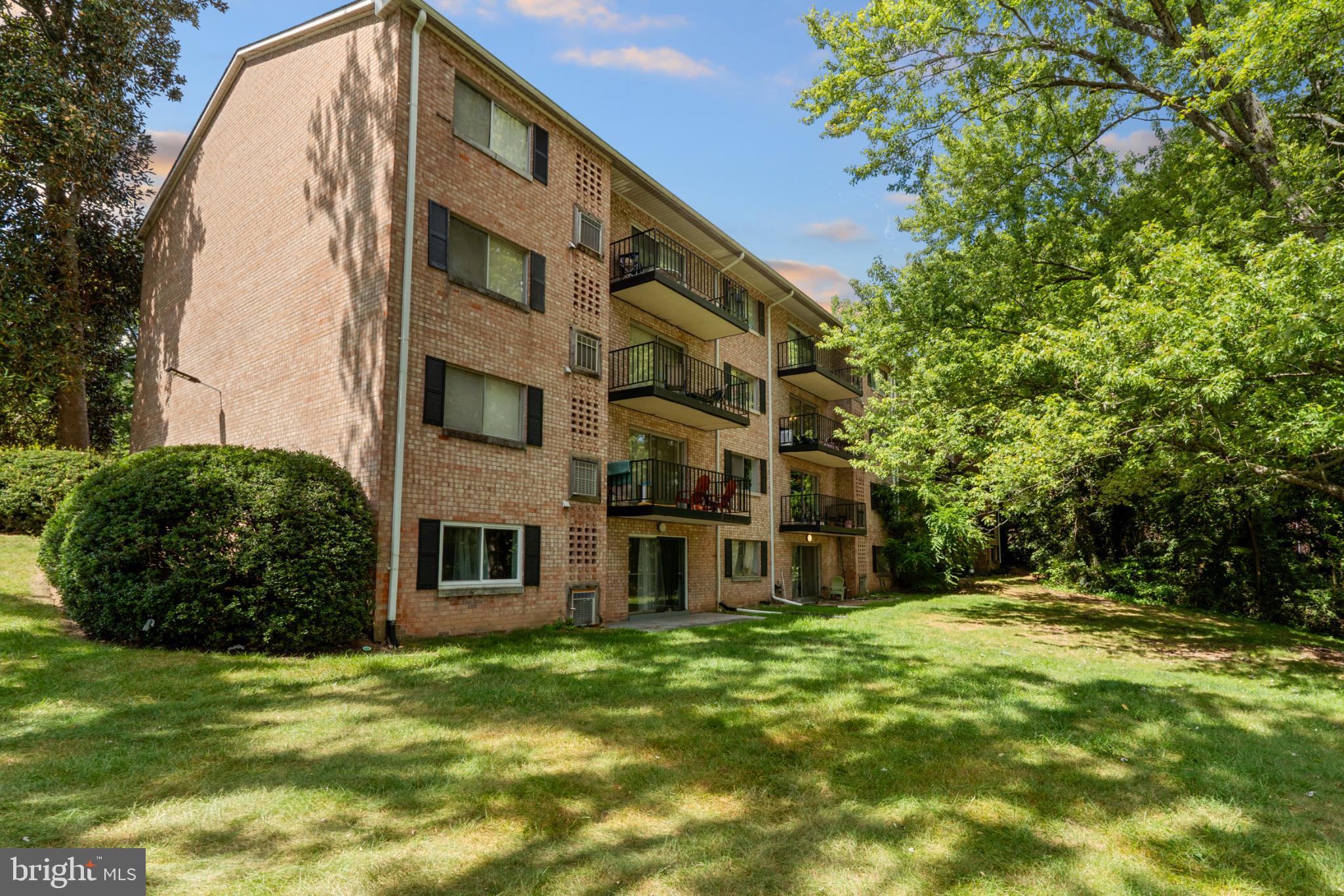OCCOQUAN RIDGE CONDO - Residential