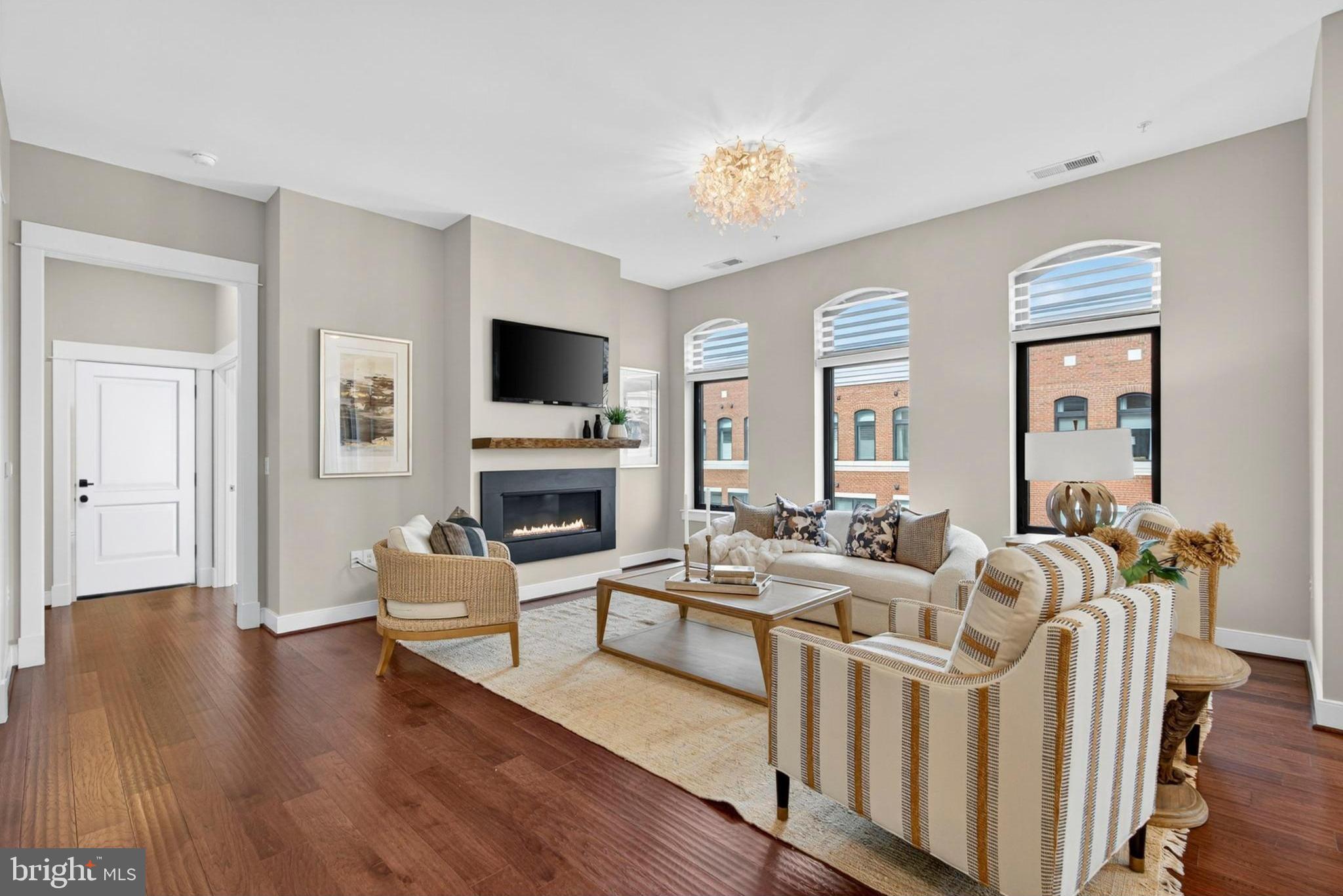 3 STATIONMASTER STREET SE 402