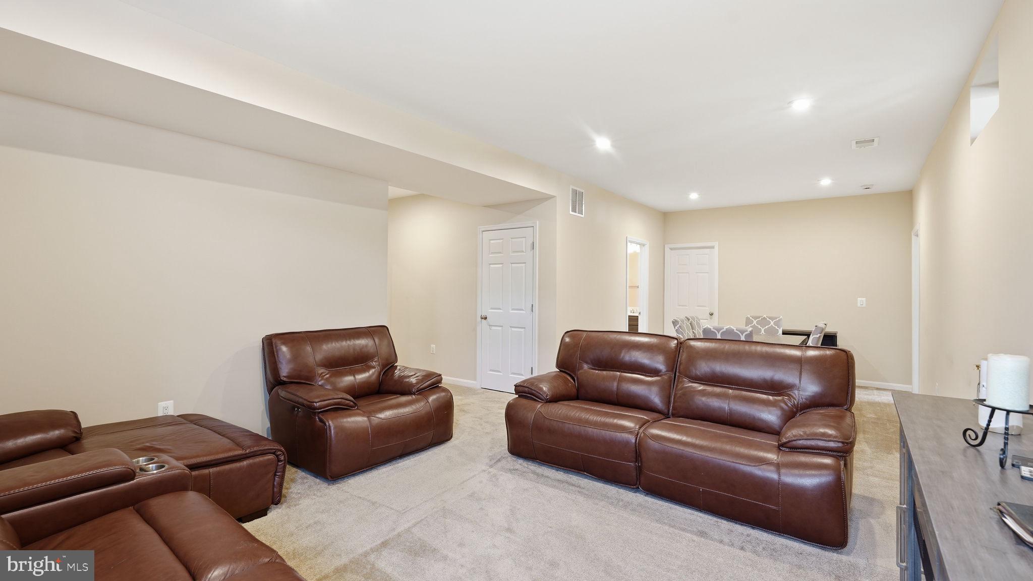 EMBREY MILL - Residential