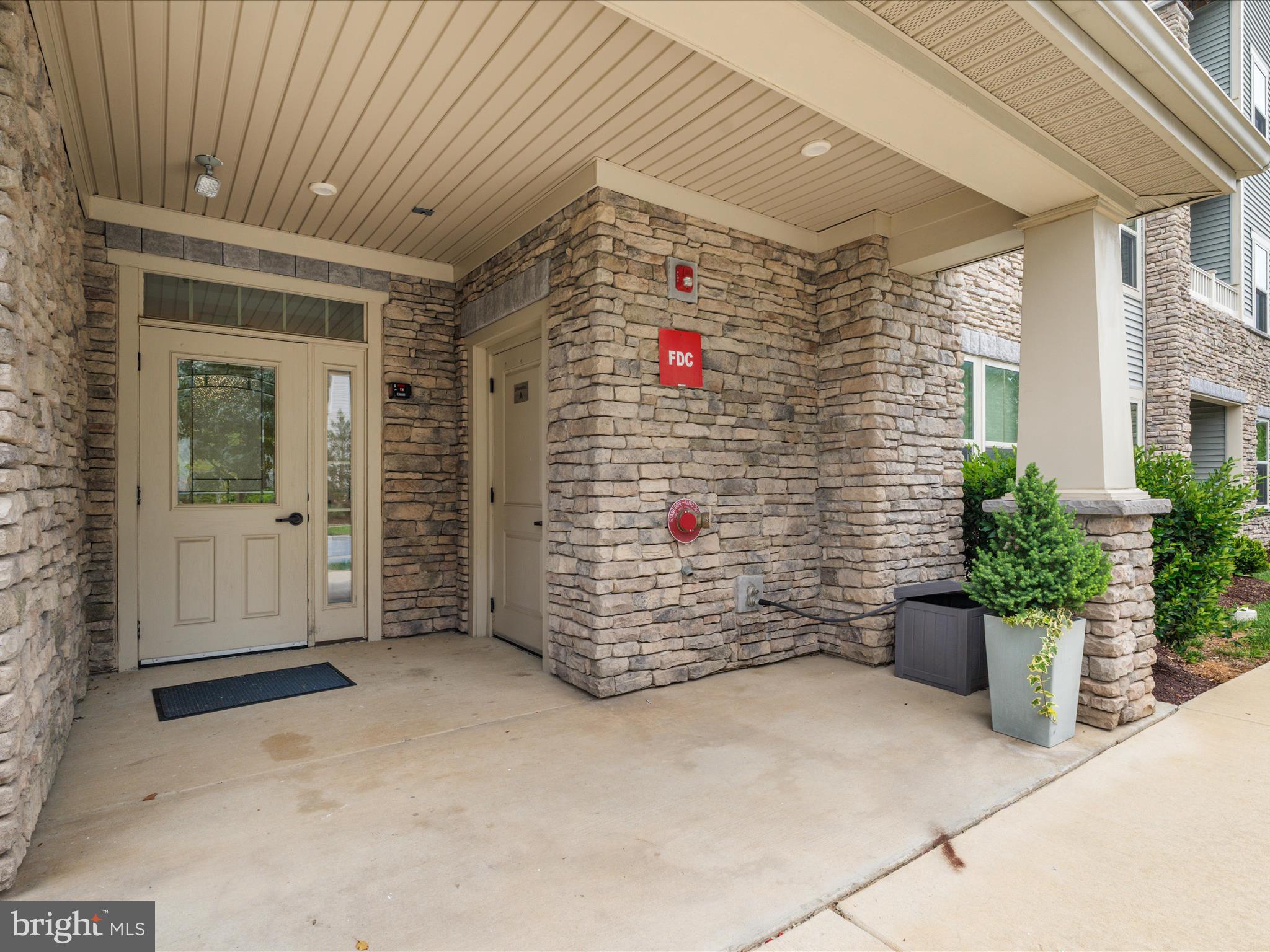 LINGANORE GARDEN CONDOMINIUMS - Residential