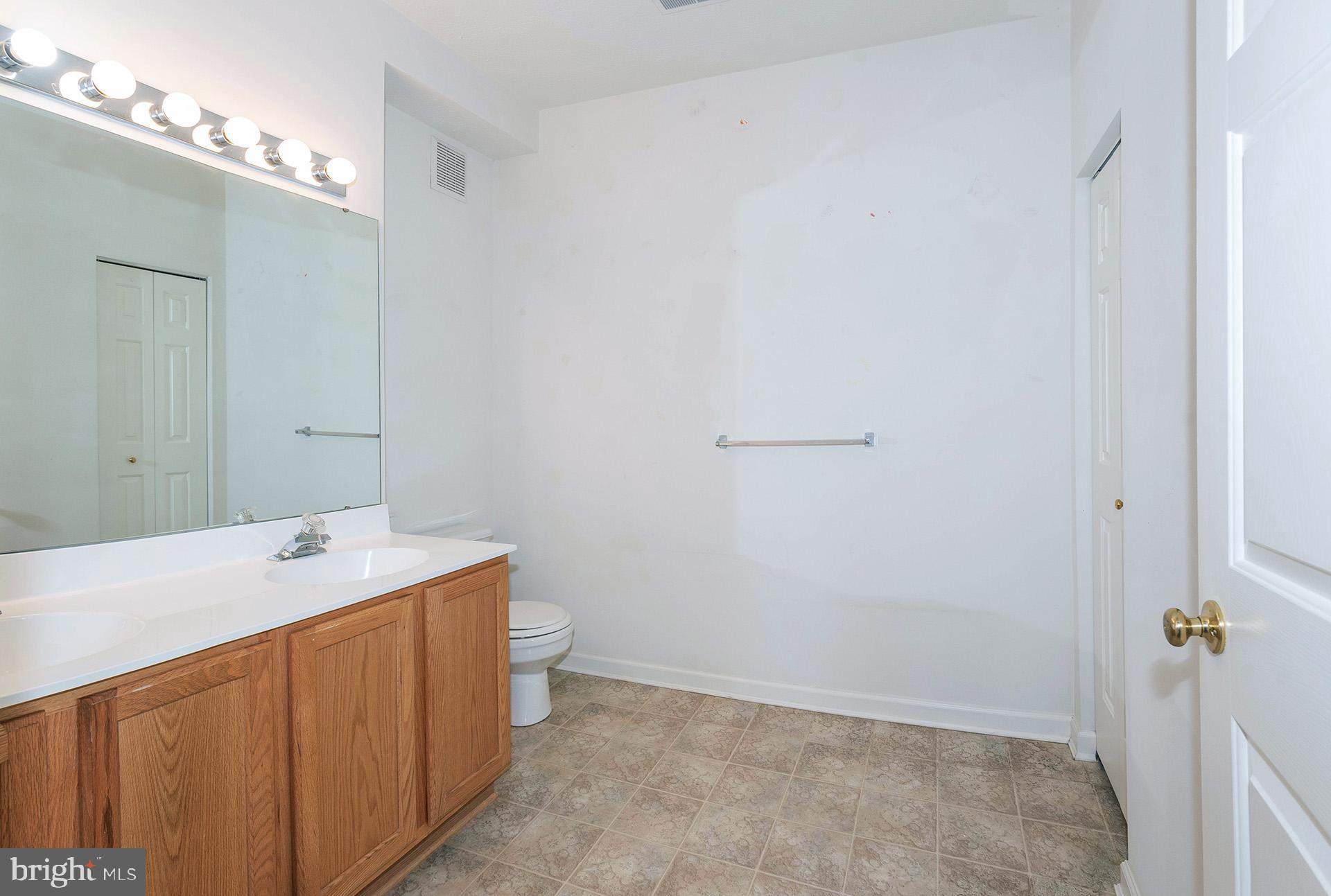 CHESTNUT POINT EAST - Residential