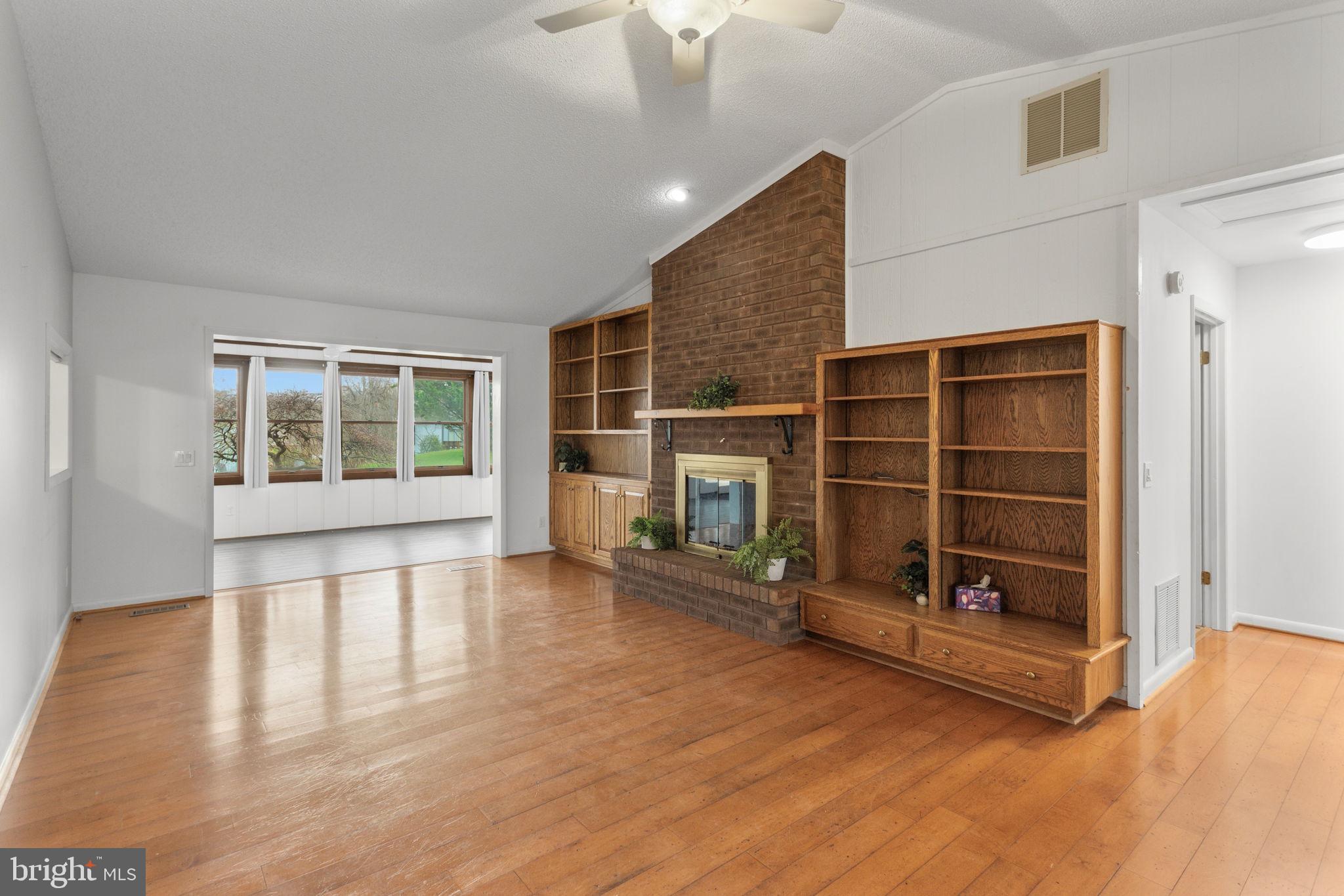 LAKEWOOD - Residential