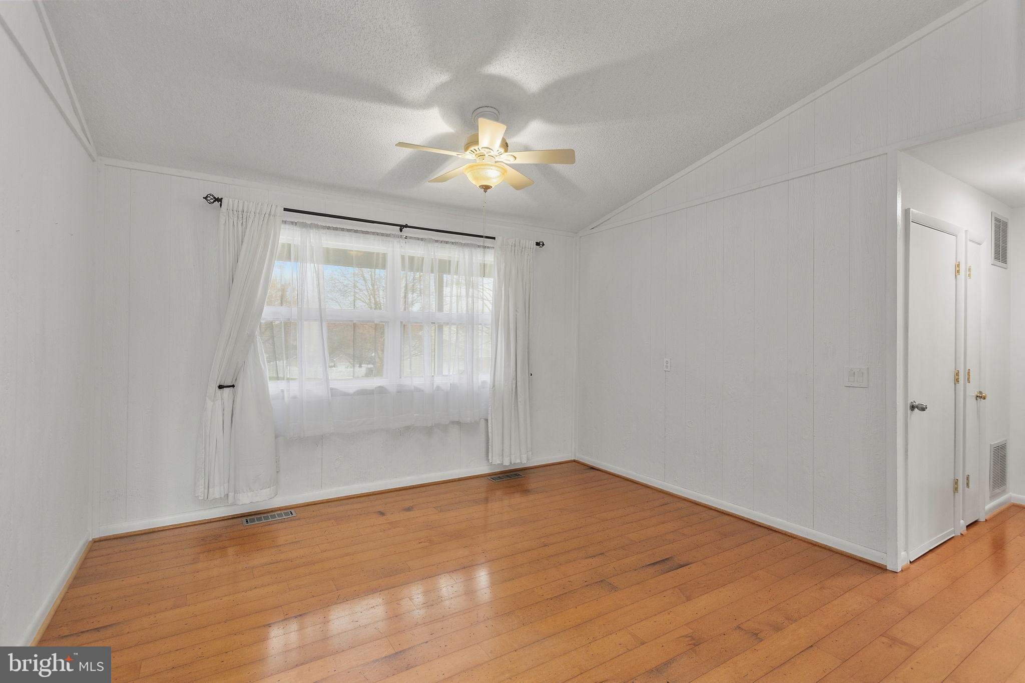 LAKEWOOD - Residential