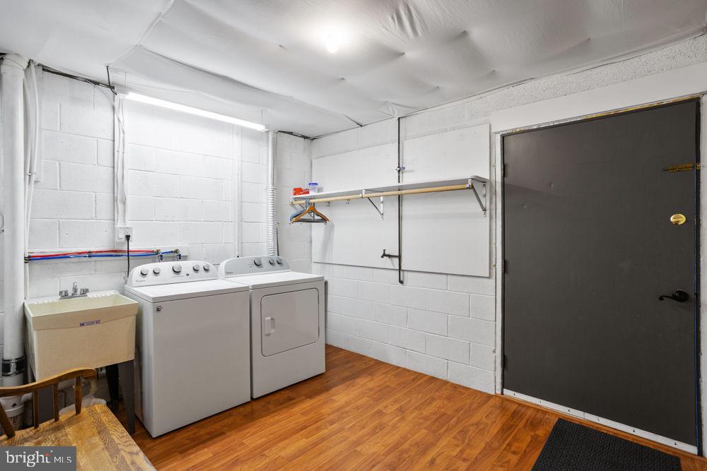 LAKEWOOD - Residential