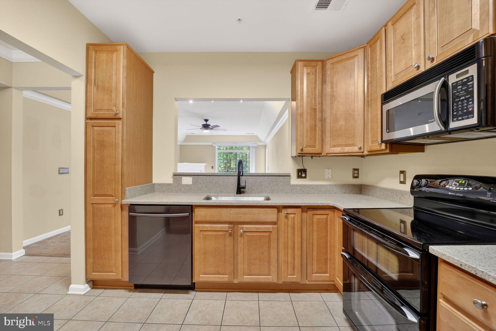 8615 WANDERING FOX TRAIL 305
