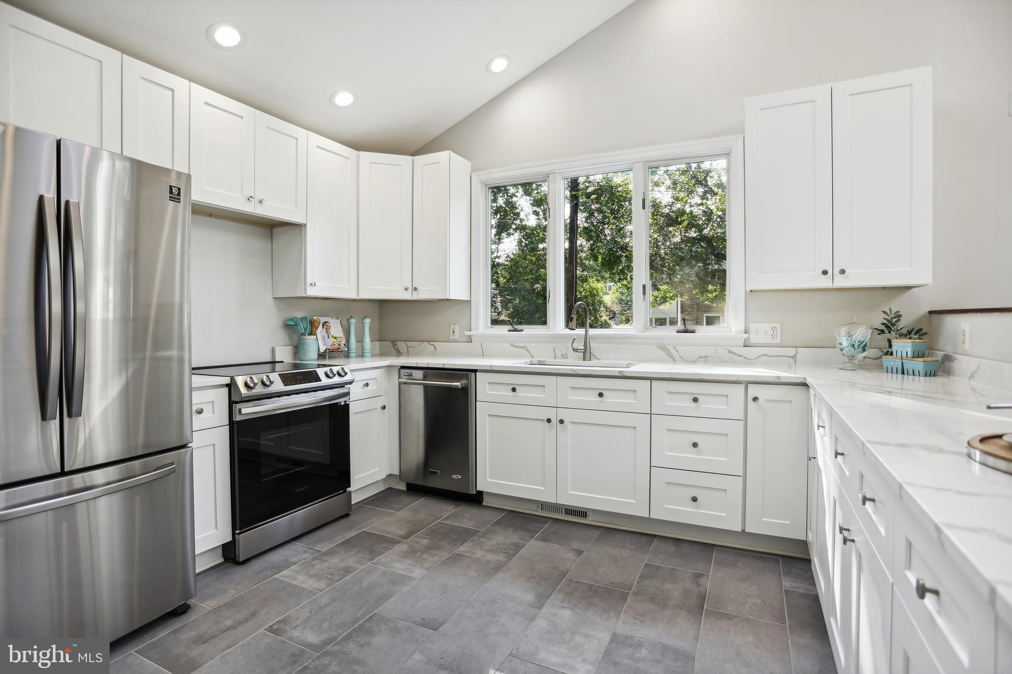 ARLINGTON FOREST - Residential