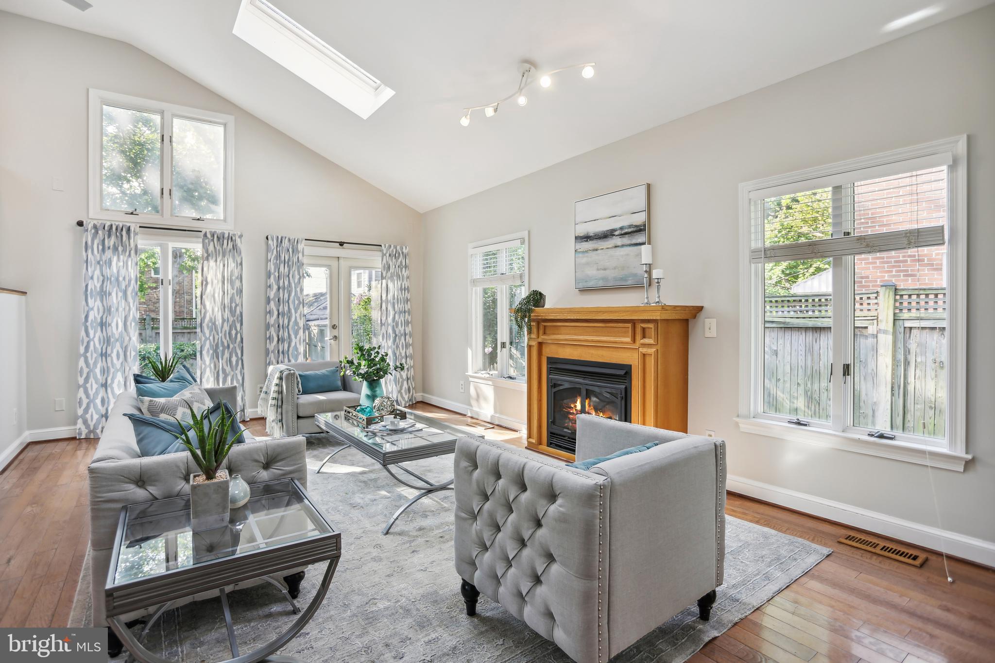 ARLINGTON FOREST - Residential