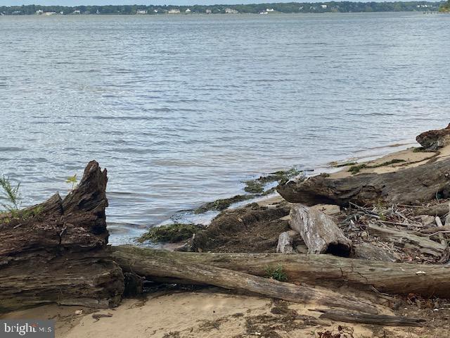 RIVERSIDE SHORES - Residential Lease