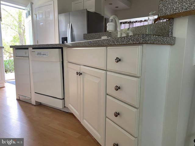 RIVERSIDE SHORES - Residential Lease