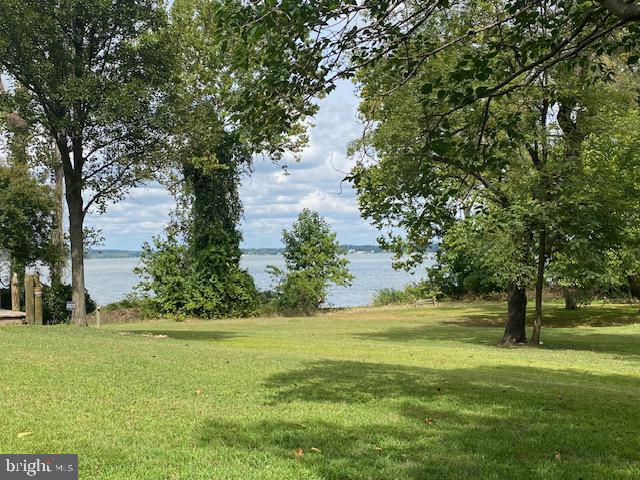 RIVERSIDE SHORES - Residential Lease