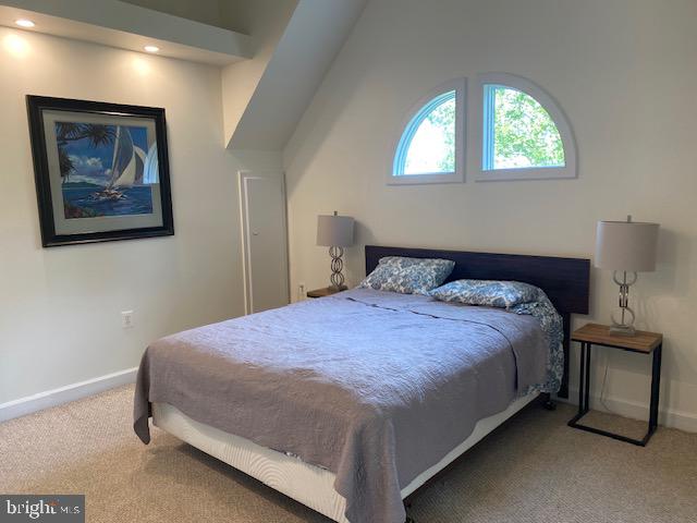 RIVERSIDE SHORES - Residential Lease