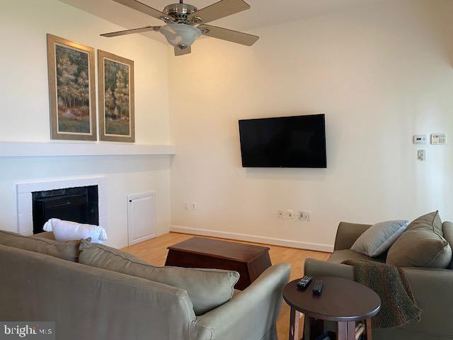 RIVERSIDE SHORES - Residential Lease