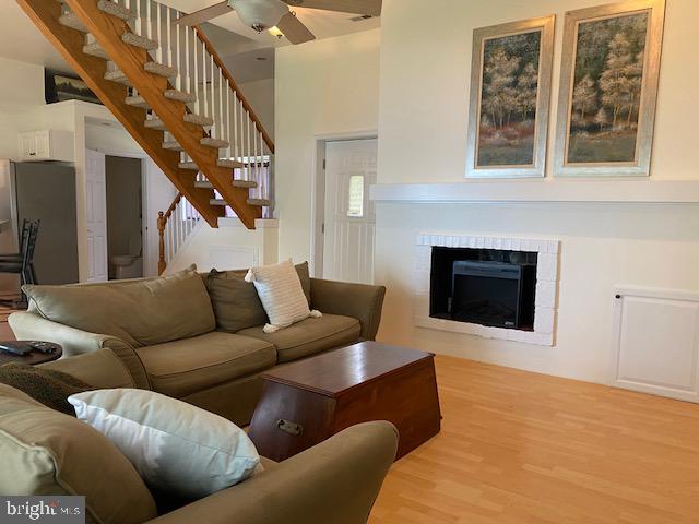 RIVERSIDE SHORES - Residential Lease