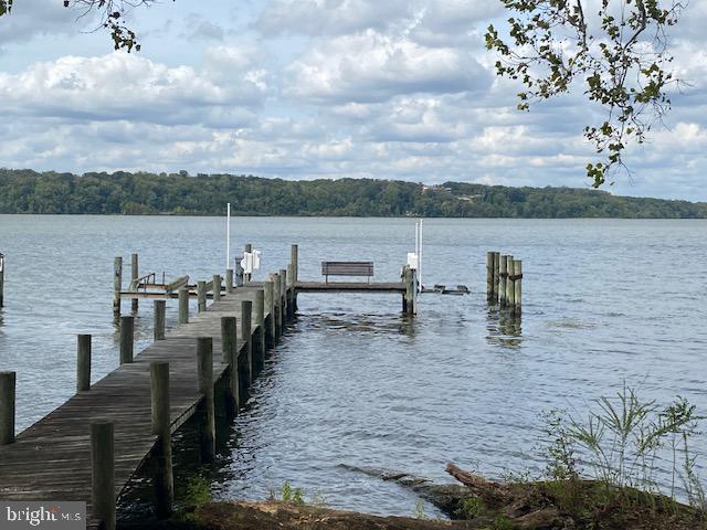 RIVERSIDE SHORES - Residential Lease