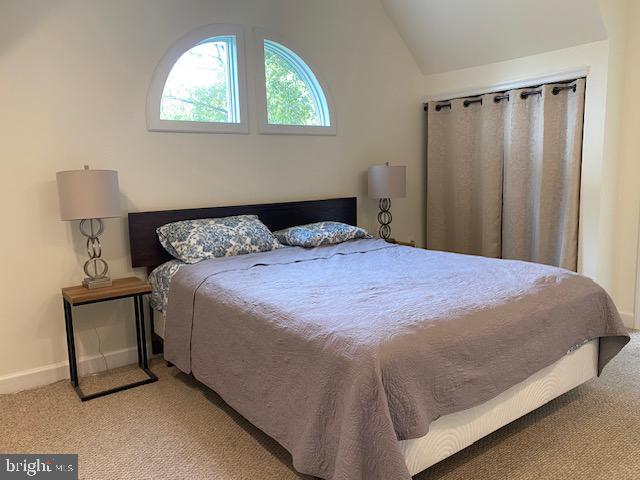 RIVERSIDE SHORES - Residential Lease