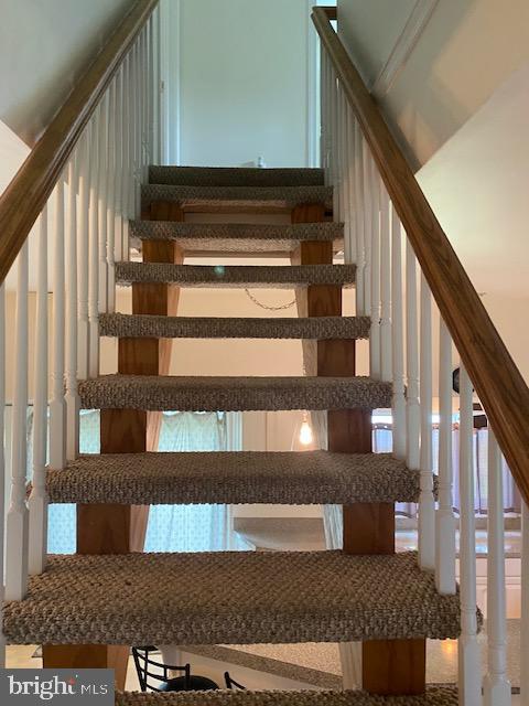 RIVERSIDE SHORES - Residential Lease