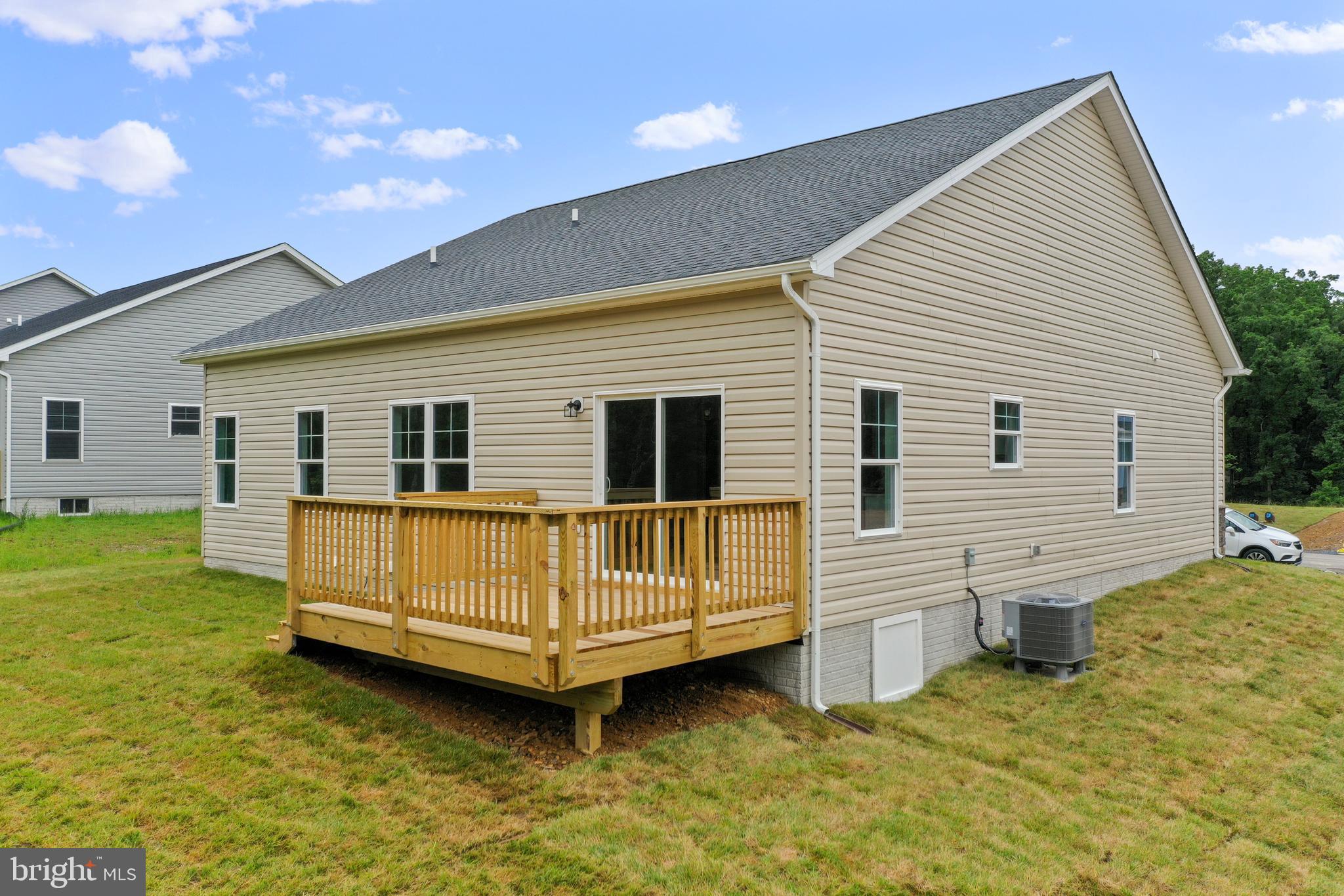 MIDDLE CREEK VISTAS - Residential