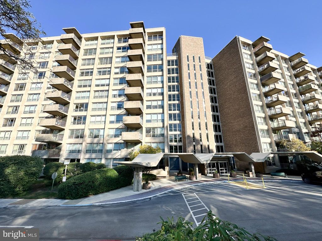 Photo of 1001 City Avenue #W-405, WYNNEWOOD, PA 19096 (MLS # PAMC2166706)