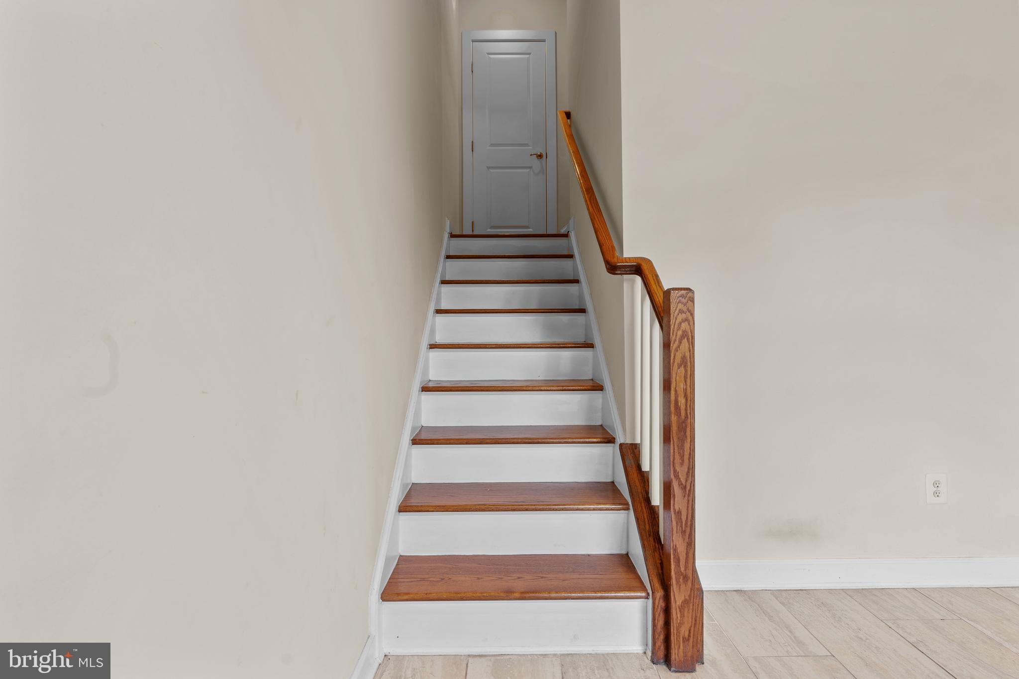 DISCOVERY SQUARE - Residential Lease