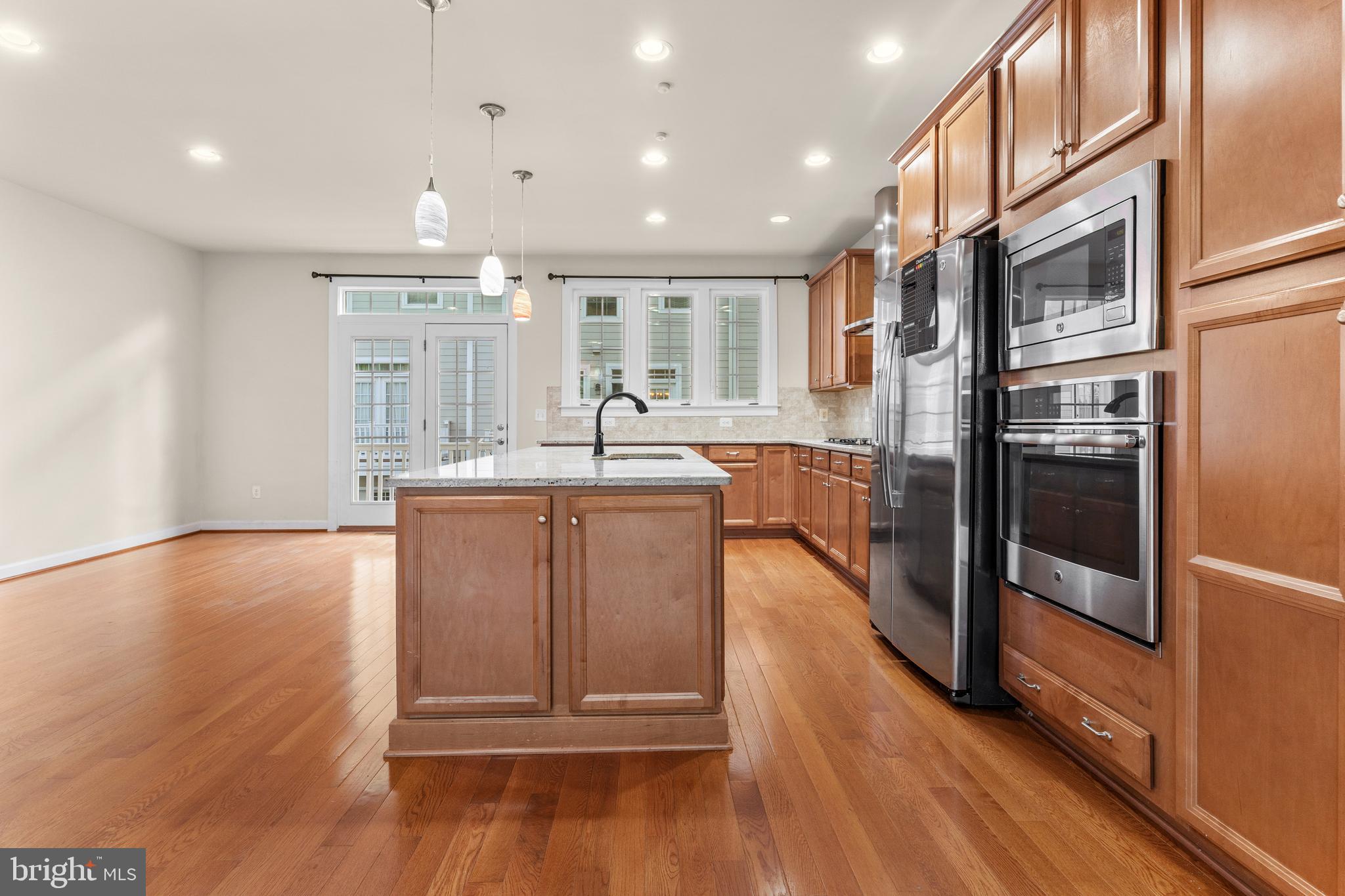 DISCOVERY SQUARE - Residential Lease