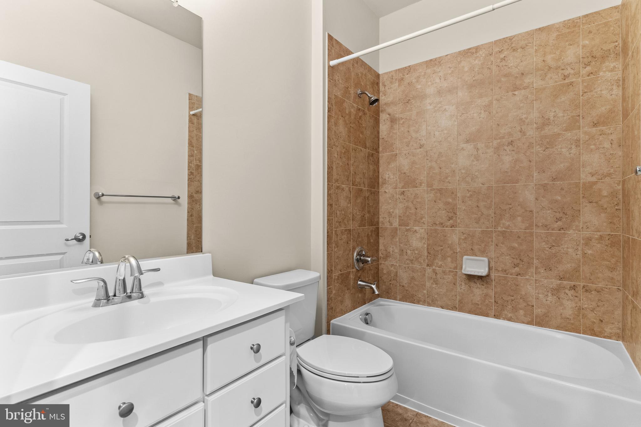 DISCOVERY SQUARE - Residential Lease