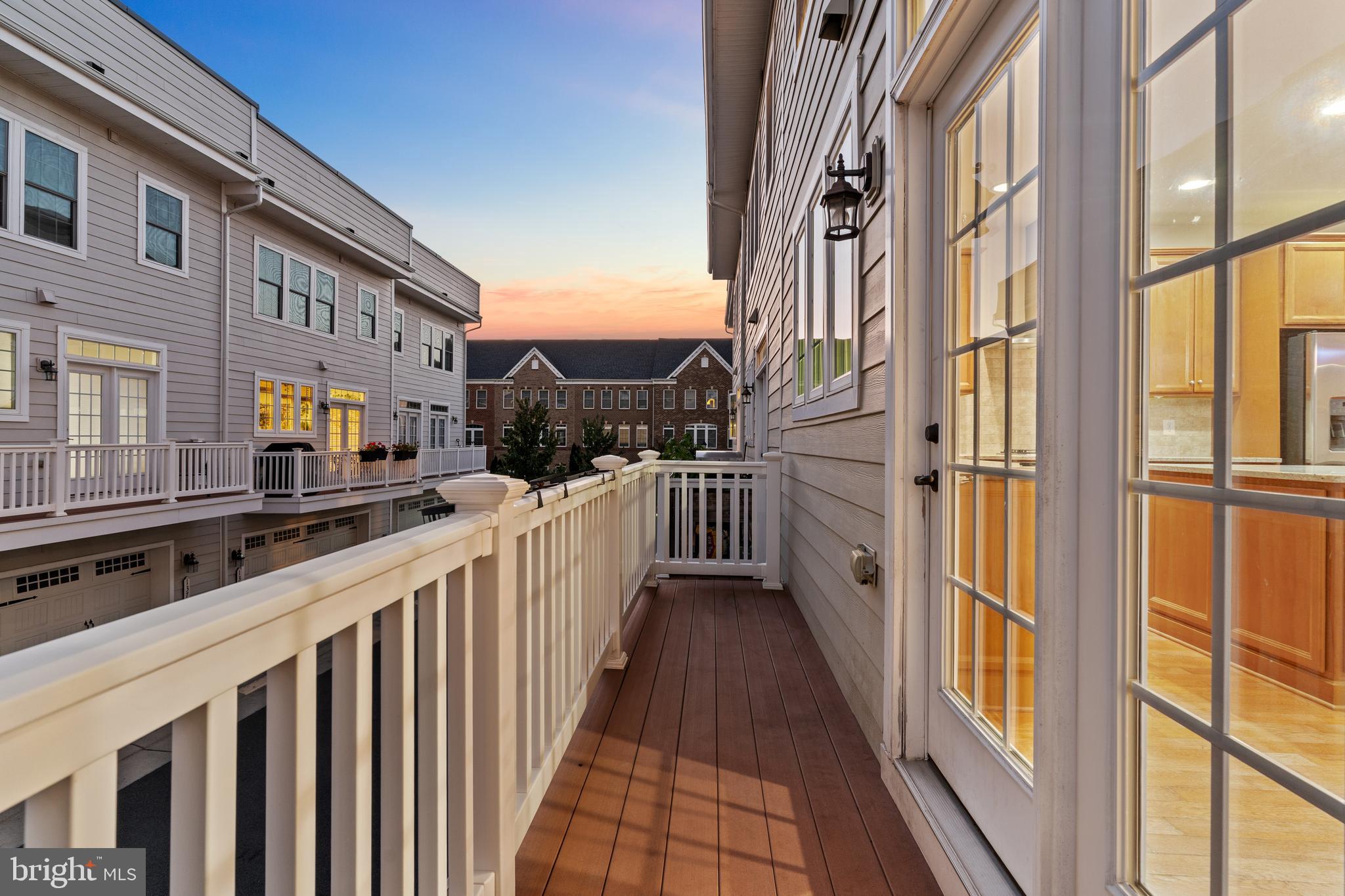 DISCOVERY SQUARE - Residential Lease