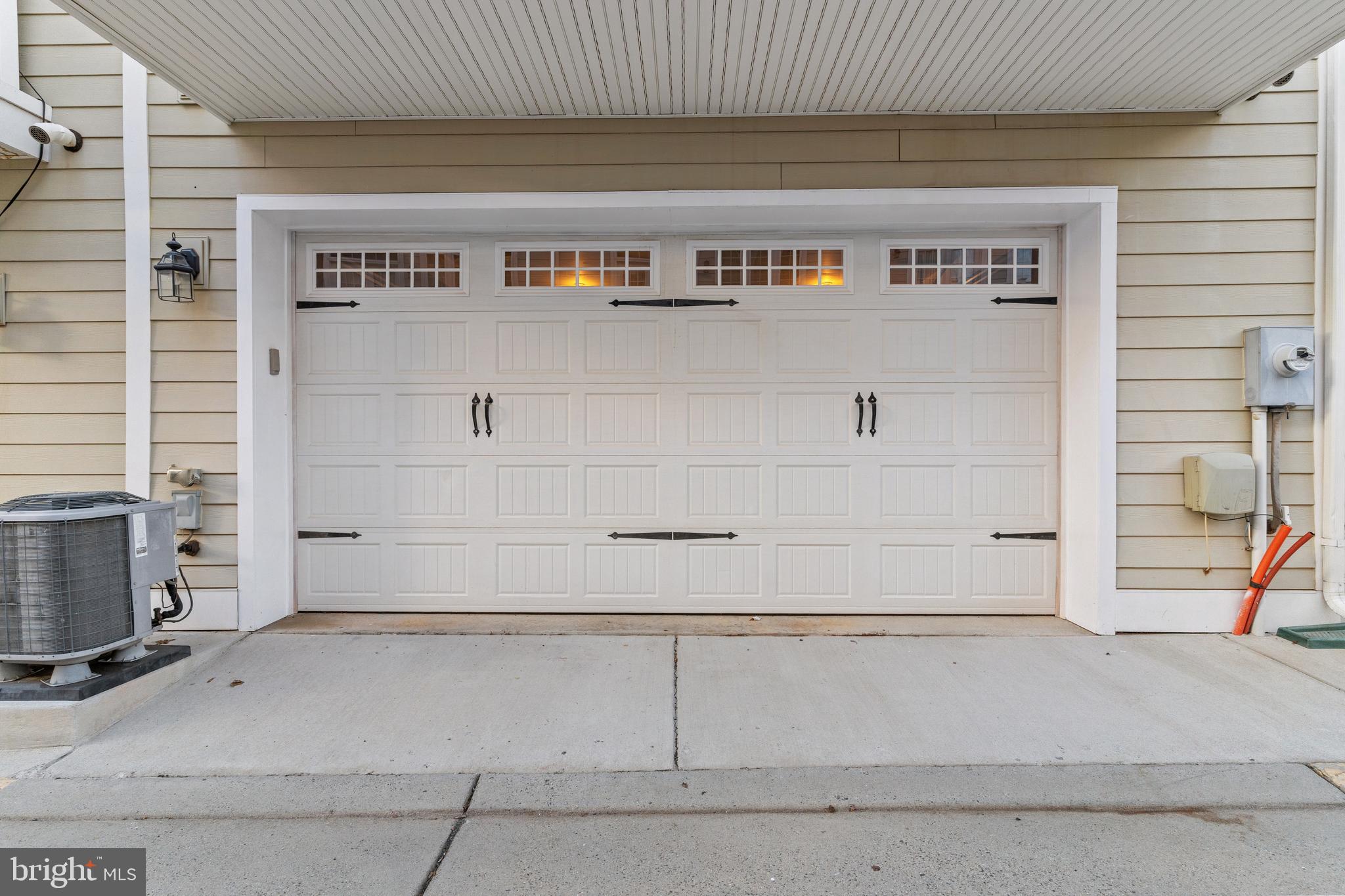 DISCOVERY SQUARE - Residential Lease