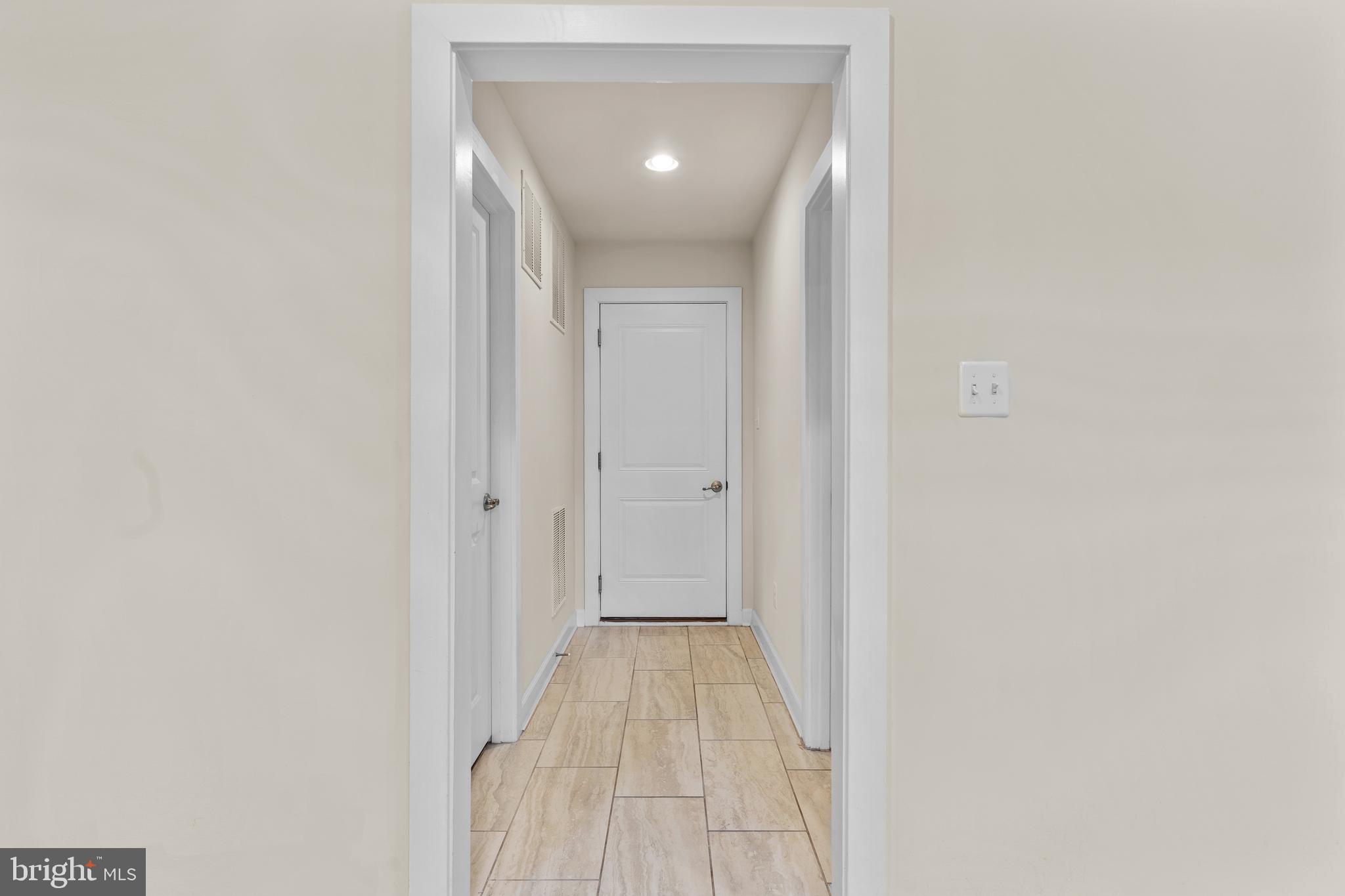 DISCOVERY SQUARE - Residential Lease