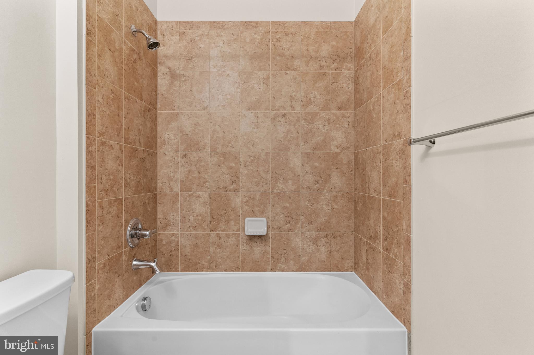 DISCOVERY SQUARE - Residential Lease