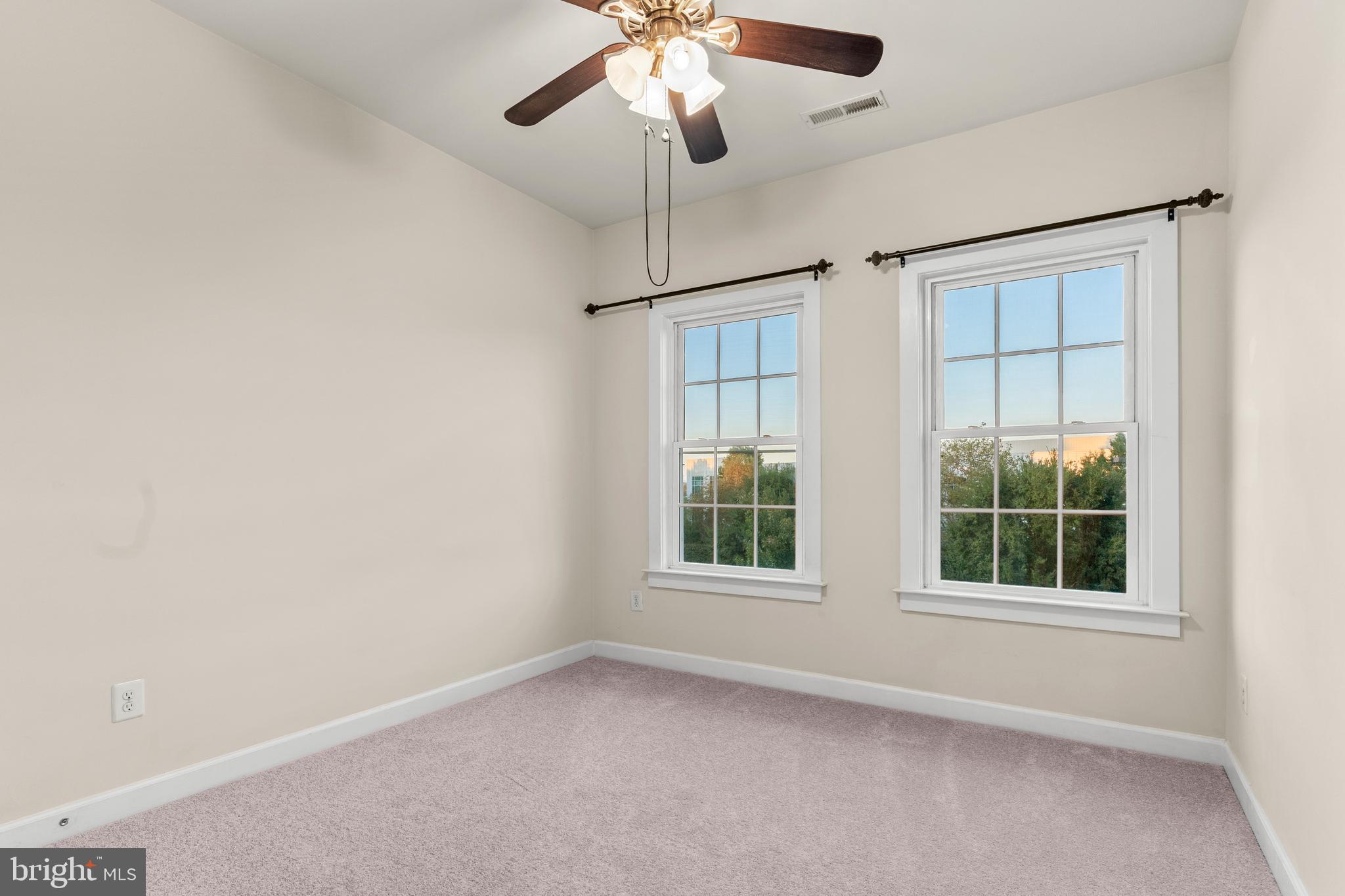 DISCOVERY SQUARE - Residential Lease