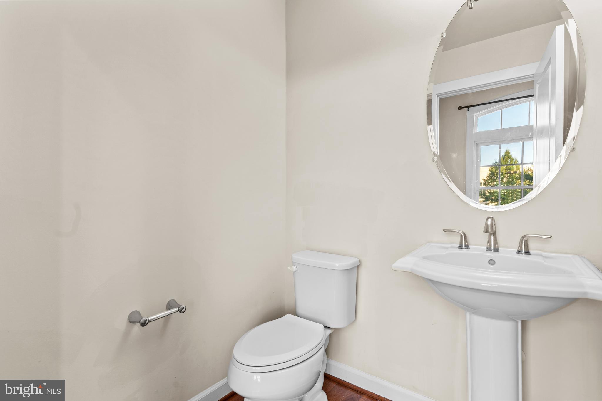 DISCOVERY SQUARE - Residential Lease