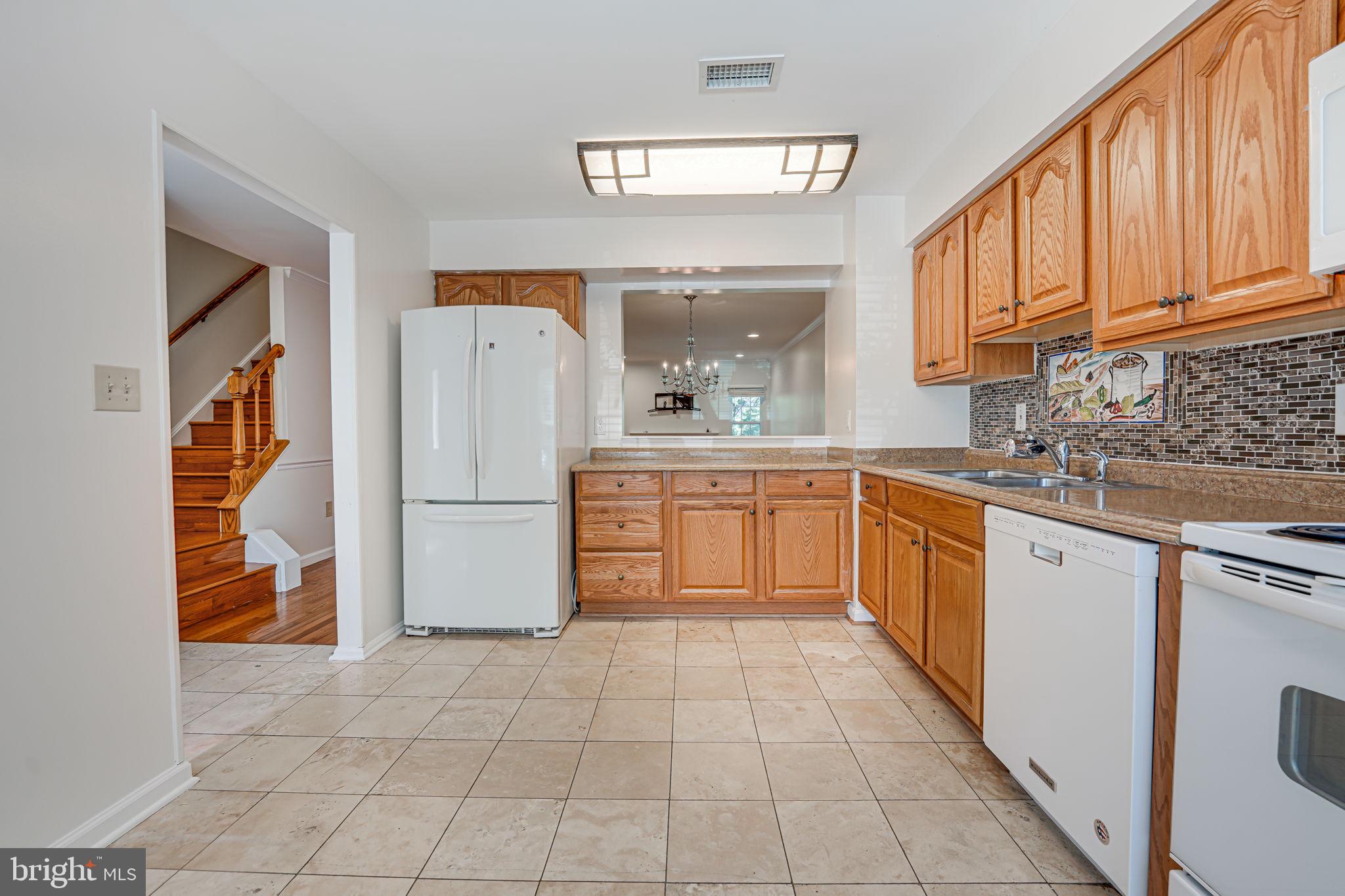 RUNNYMEADE - Residential Lease