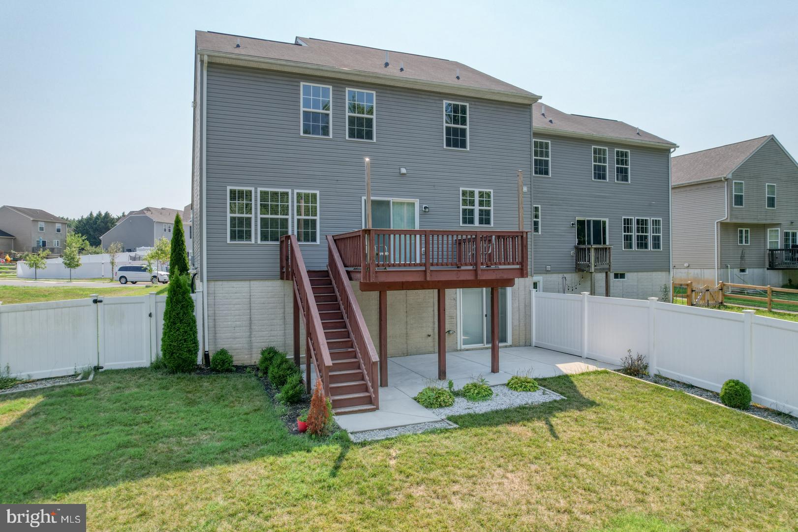 WALNUT HILL - Residential