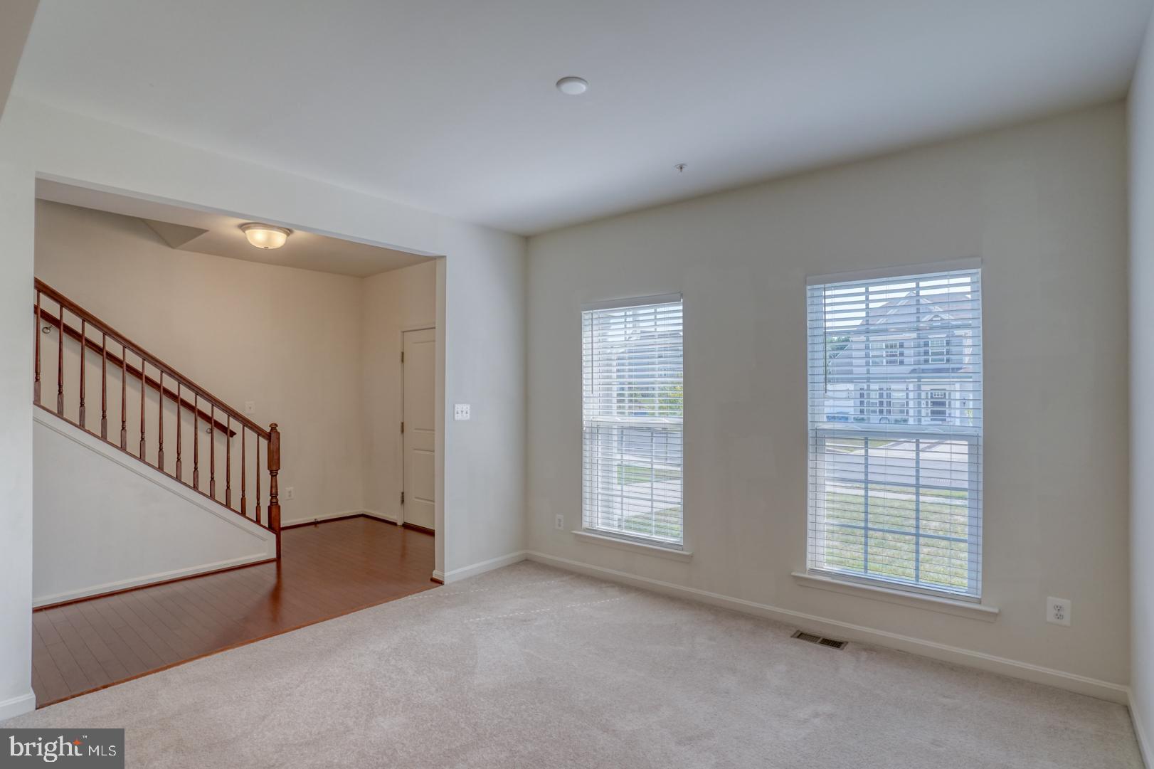 WALNUT HILL - Residential