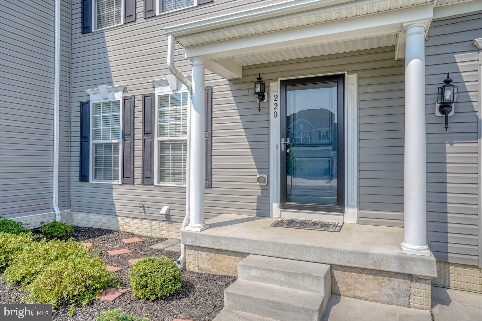 WALNUT HILL - Residential