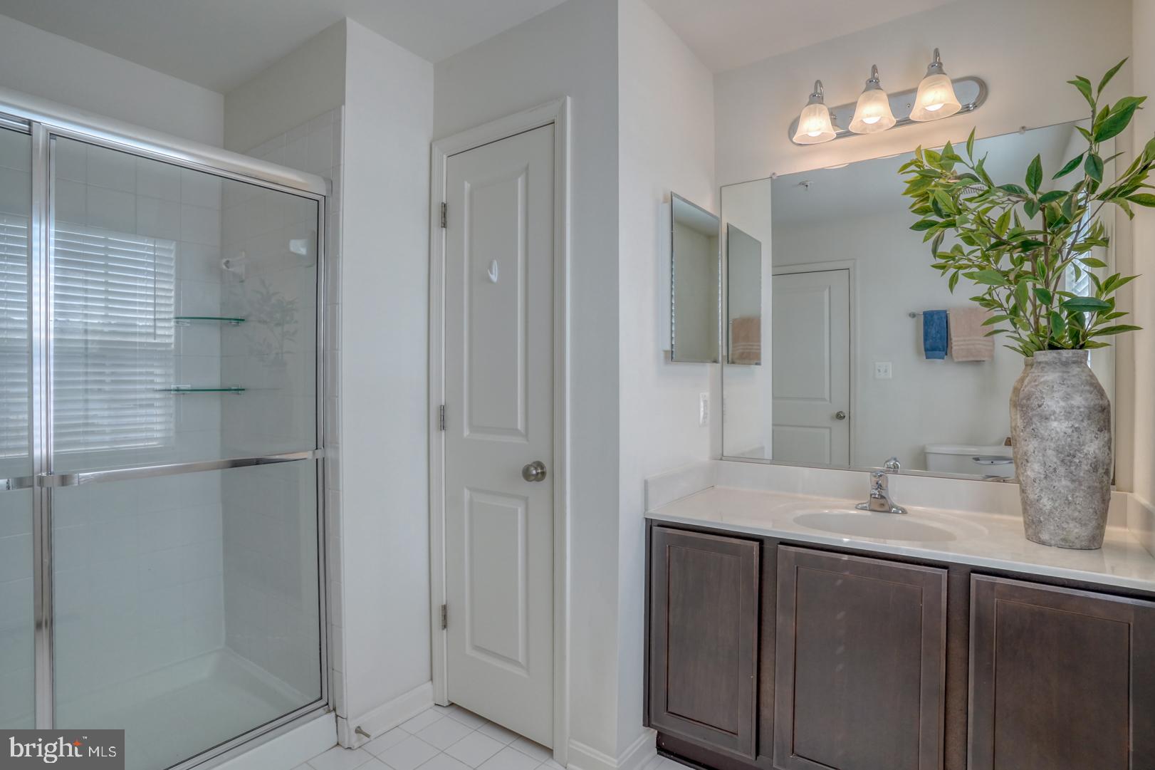 WALNUT HILL - Residential