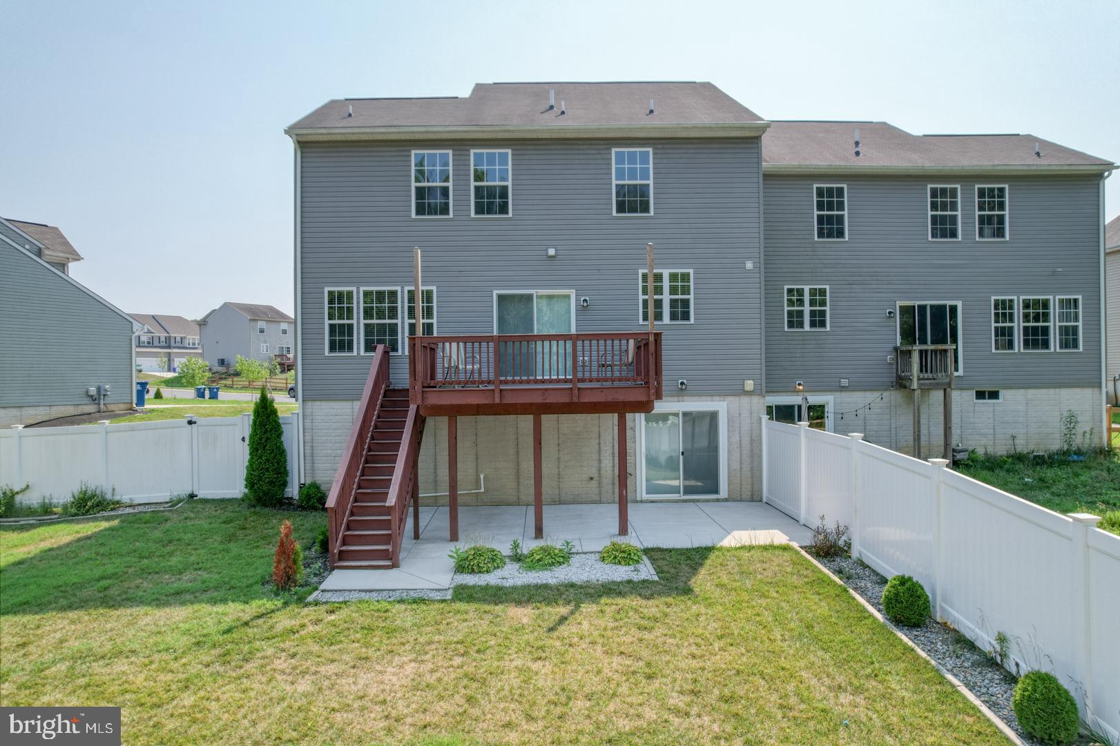 WALNUT HILL - Residential