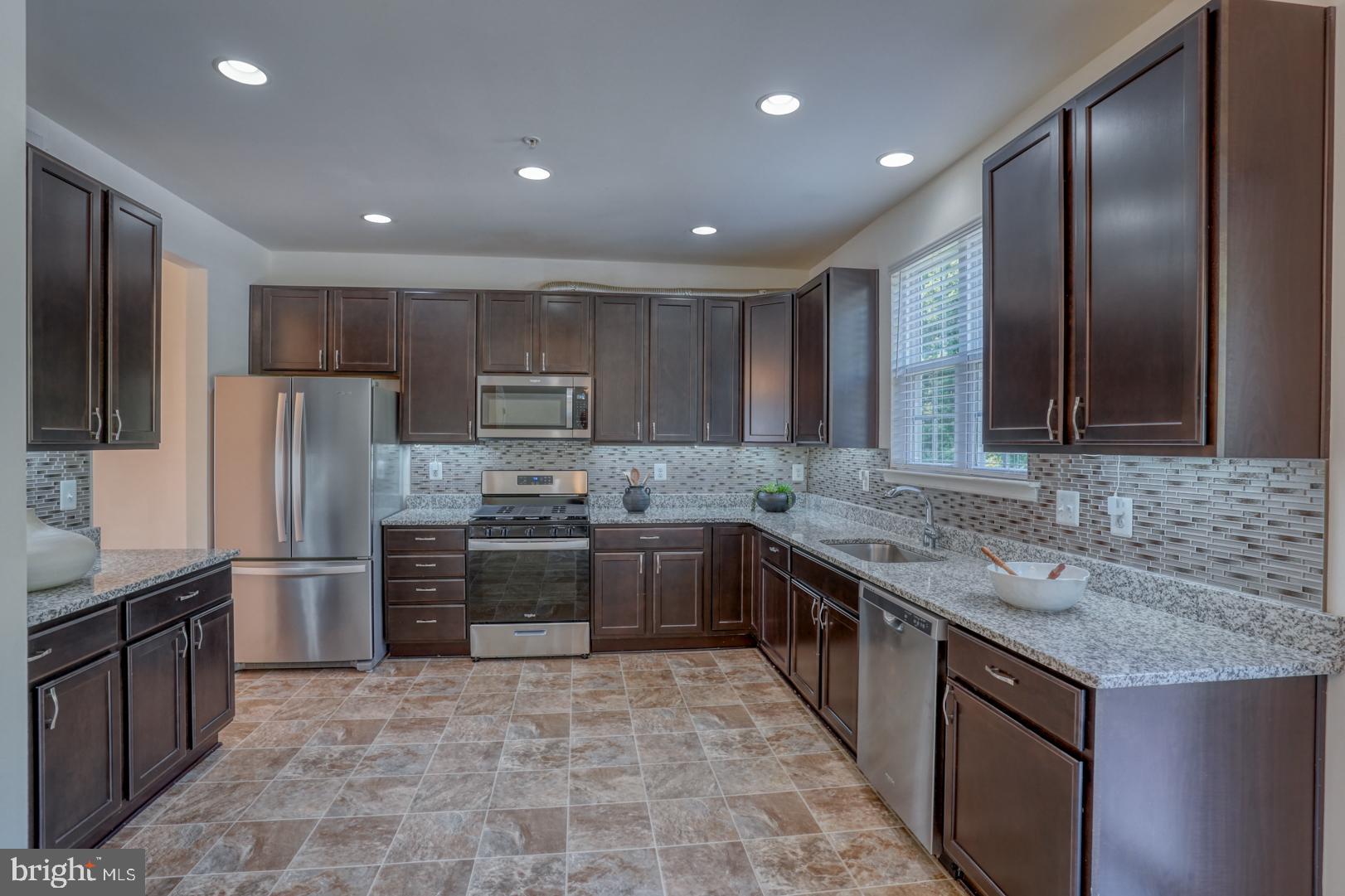 WALNUT HILL - Residential